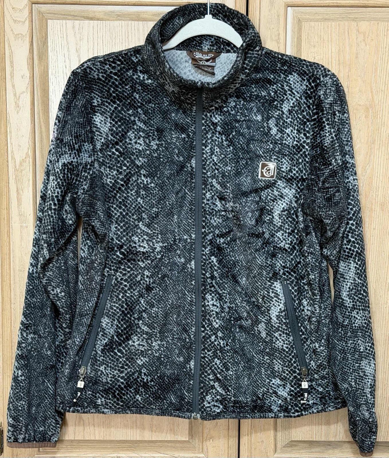 Vintage Y2K Cold As Ice Full Zip Fleece Jacket Women’s Size L Snakeskin Print Vintage Y2K Cold As Ice Full Zip Fleece Jacket Women’s Size L Snakeskin Print