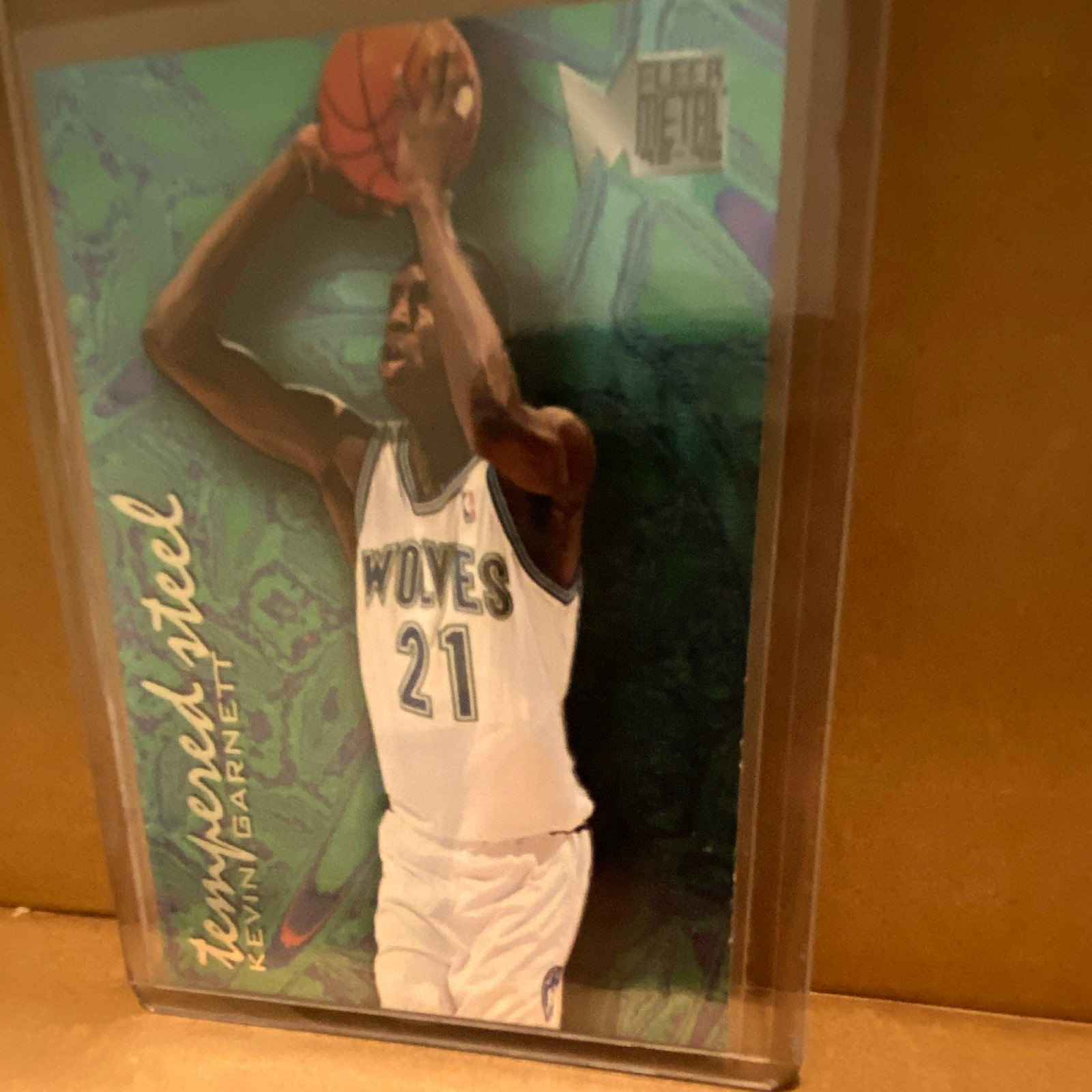 Fleer Metal 1995-96 Kevin Garnett Rookie Tempered Steel Insert #4 Timberwolves