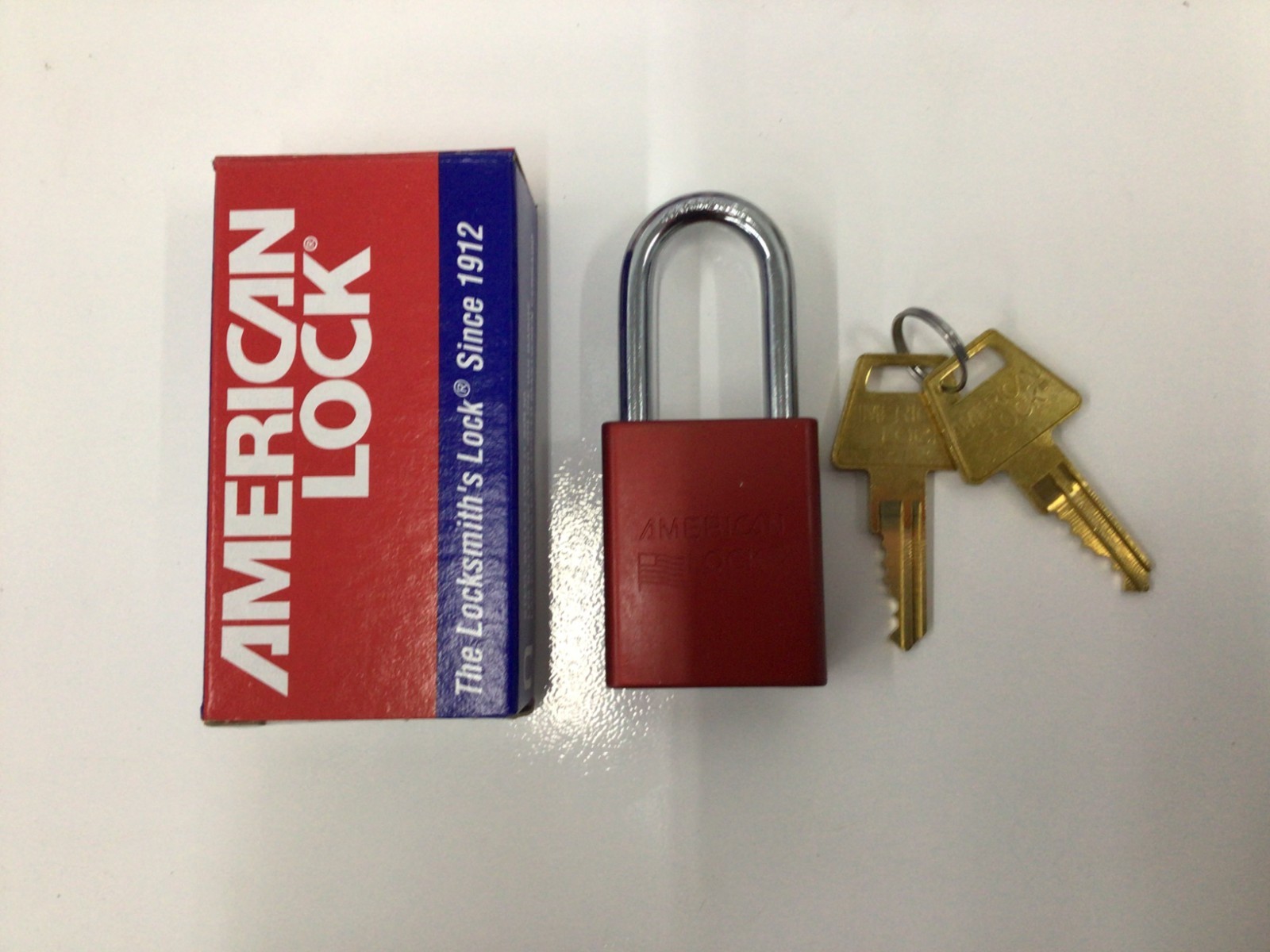 American Lock A1106RED New In Box A1106 W/ Two Keys American Lock A1106RED New In Box A1106 W/ Two Keys