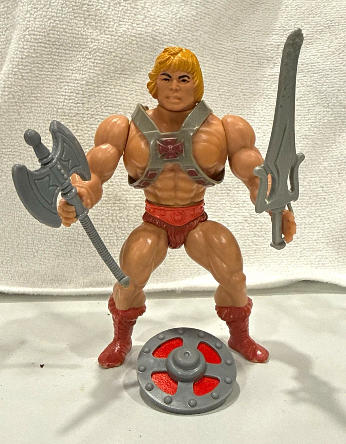 Vintage 1981 He-Man MOTU Mattel Taiwan with Sword Axe Shield Harness. Soft head Vintage 1981 He-Man MOTU Mattel Taiwan with Sword Axe Shield Harness. Soft head