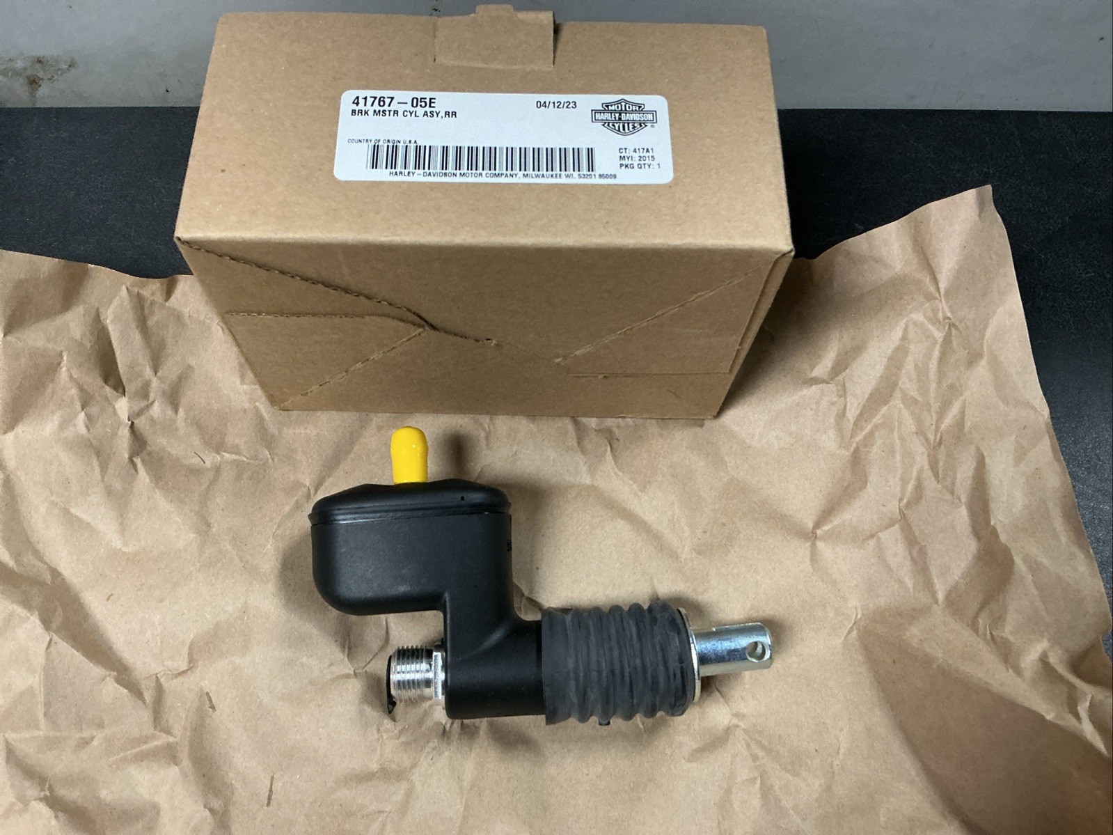 OEM REAR BRAKE MASTER CYLINDER BLACK HARLEY DAVIDSON 00-17 SOFTAIL 99-07 TOURING OEM REAR BRAKE MASTER CYLINDER BLACK HARLEY DAVIDSON 00-17 SOFTAIL 99-07 TOURING