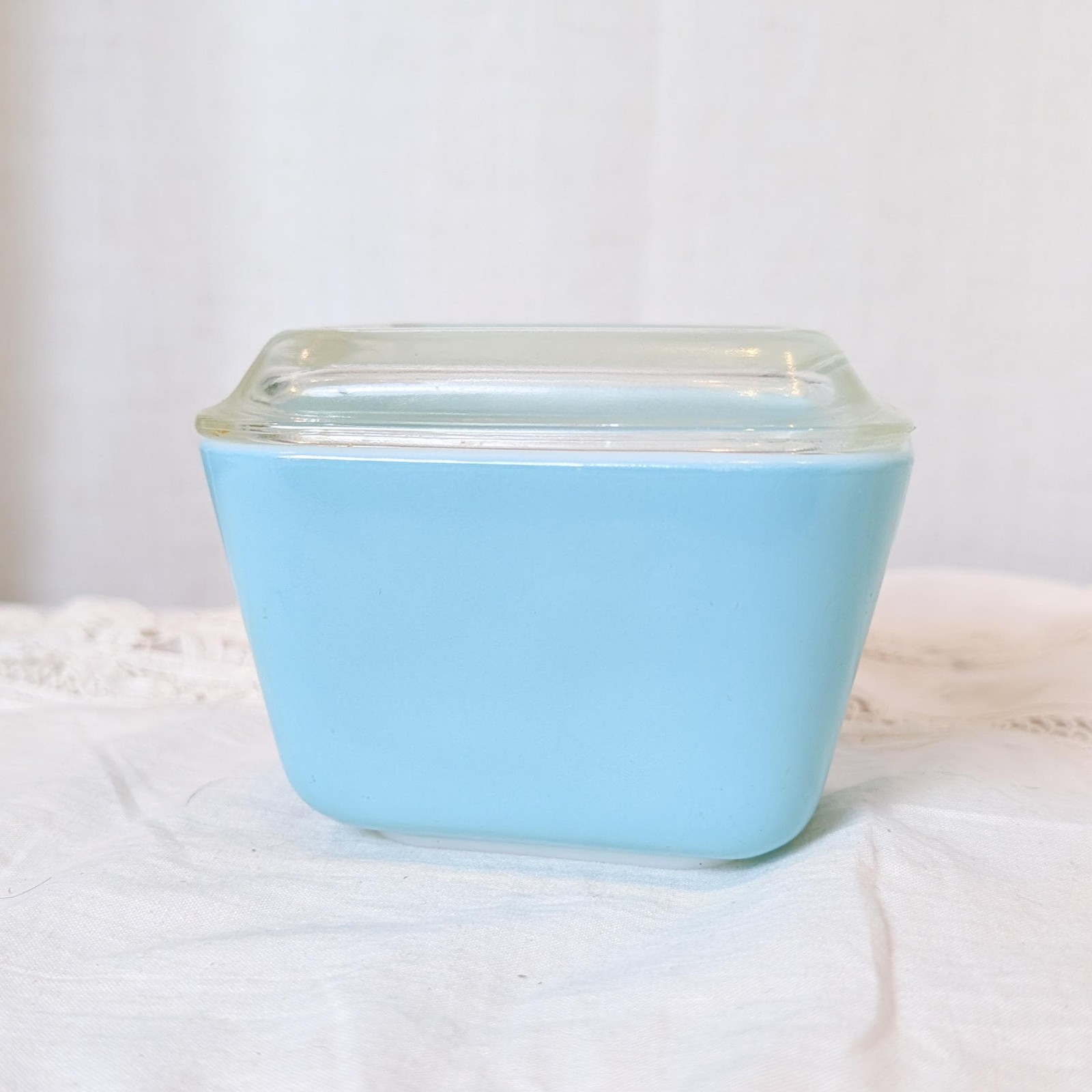 Vintage Pyrex Turquoise Refrigerator Dish With Lid 1.5 Cup #501 1950s Vintage Pyrex Turquoise Refrigerator Dish With Lid 1.5 Cup #501 1950s