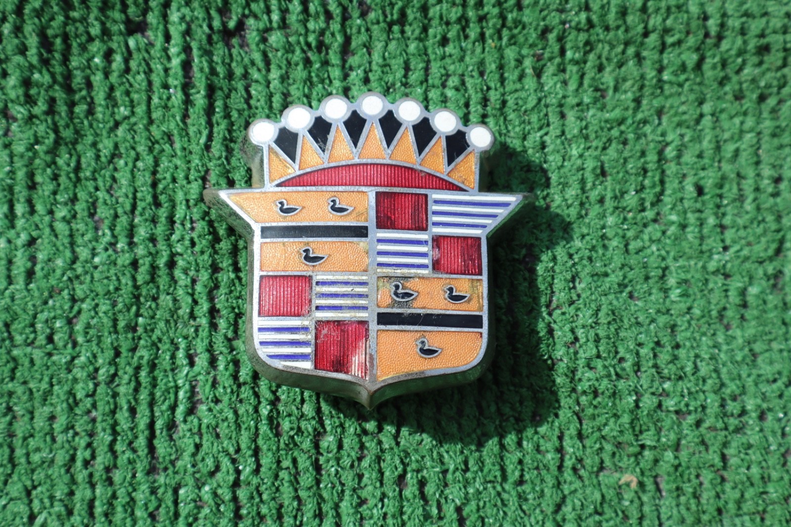 1949 Cadillac trunk emblem 49 1949 Cadillac trunk emblem 49