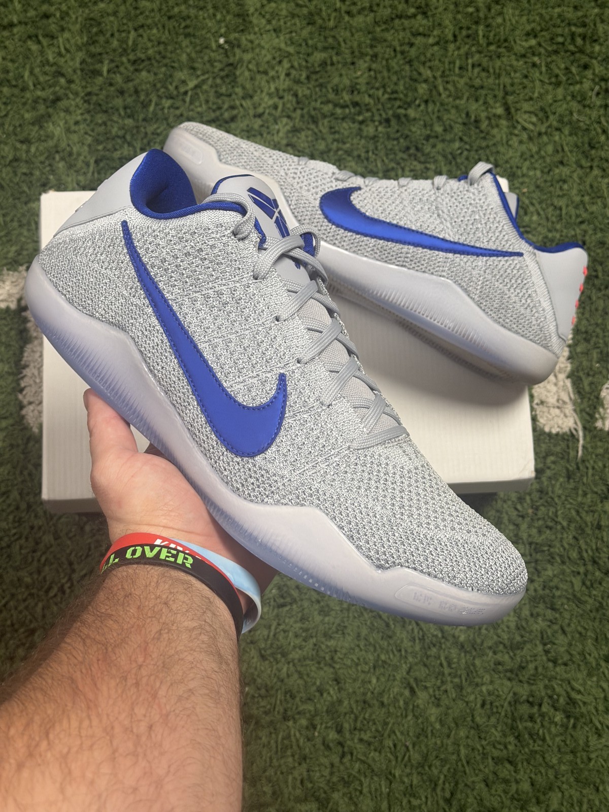 Size 13M/14.5W - Nike Kobe 11 Kentucky Away PE 822675-677 Pre-Owned Size 13M/14.5W - Nike Kobe 11 Kentucky Away PE 822675-677 Pre-Owned