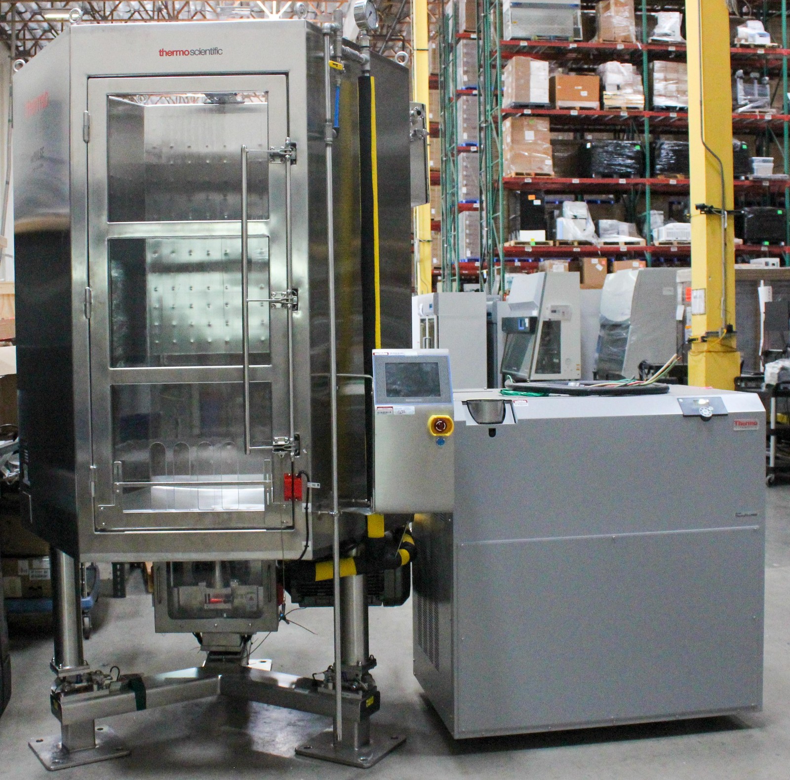 Thermo Scientific imPULSE Mixer 2000L with Chiller, Bioprocess Appl (3320918684)
