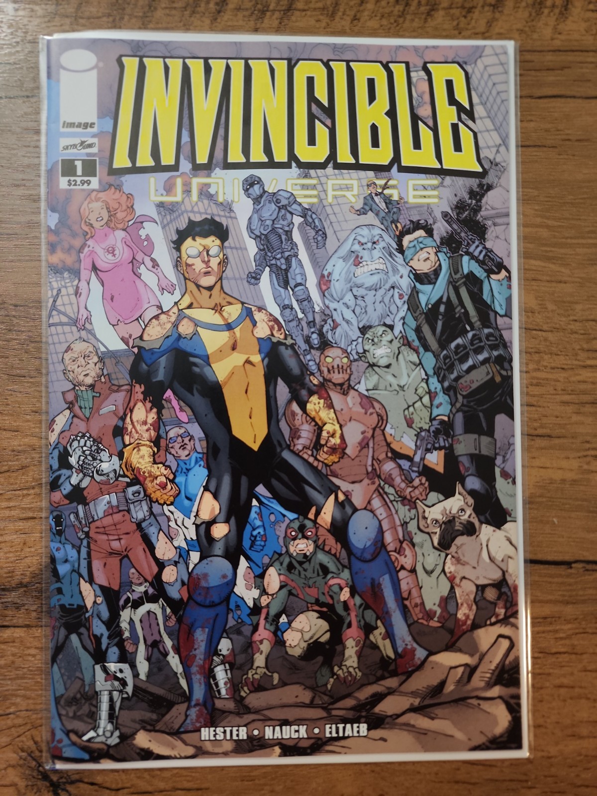 Invincible Universe #1 Nauck Wraparound Cover Image Comics Invincible Universe #1 Nauck Wraparound Cover Image Comics