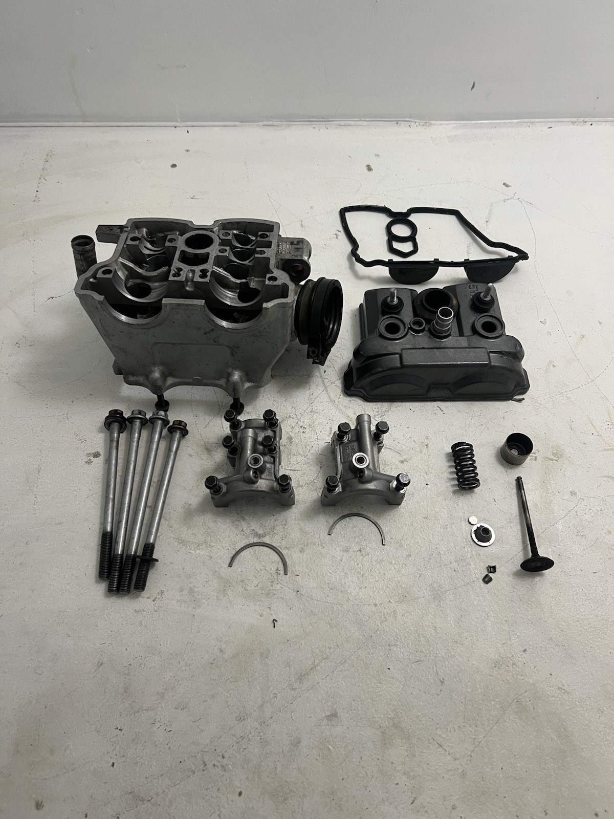 OEM Yamaha YZ250F WR250F Complete Cylinder Head 2005-2006 Valves, Valve Cover