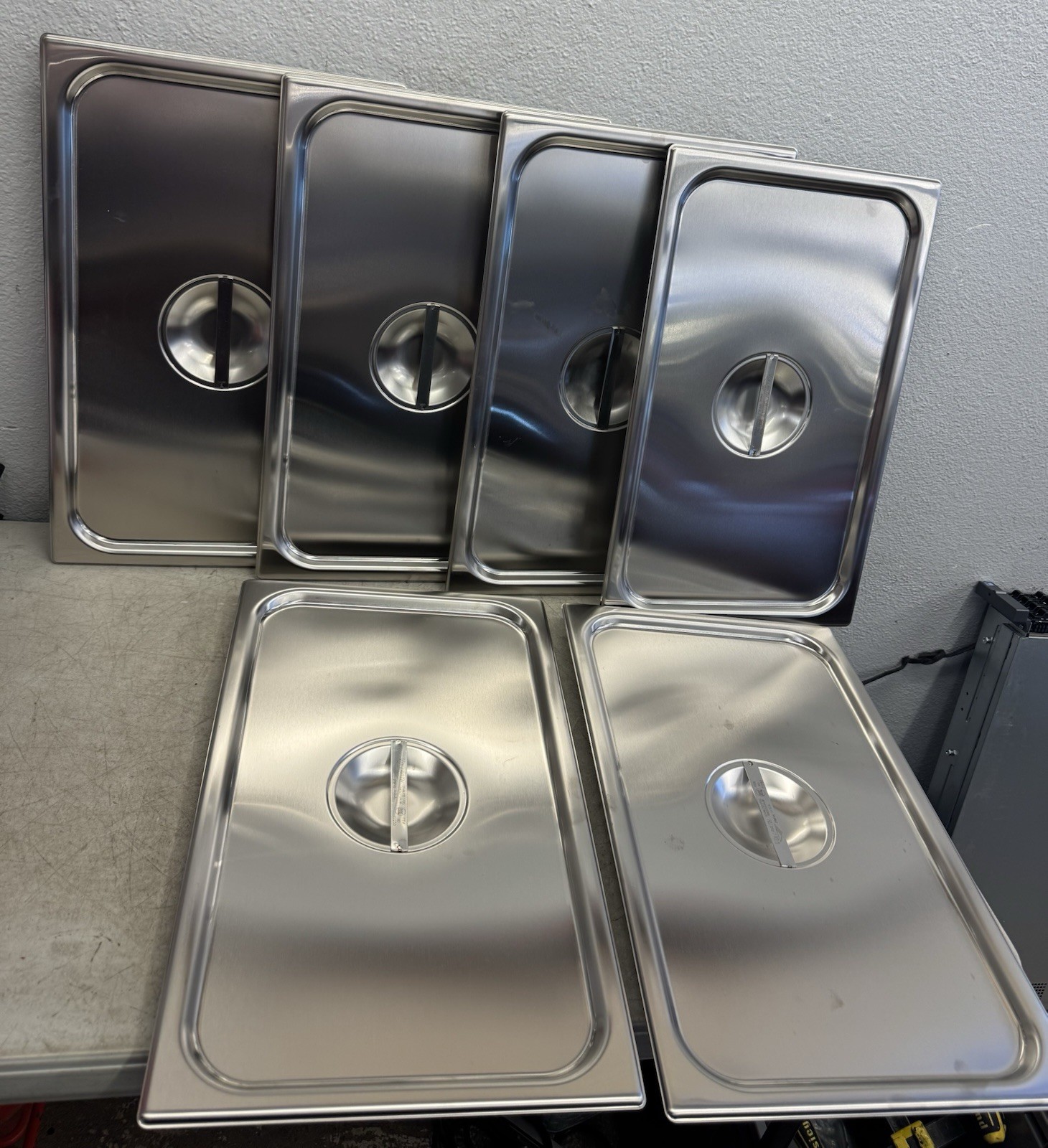 Vollrath 77250 Super Pan V S/S Full Size Solid Cover Box Of 6 Vollrath 77250 Super Pan V S/S Full Size Solid Cover Box Of 6