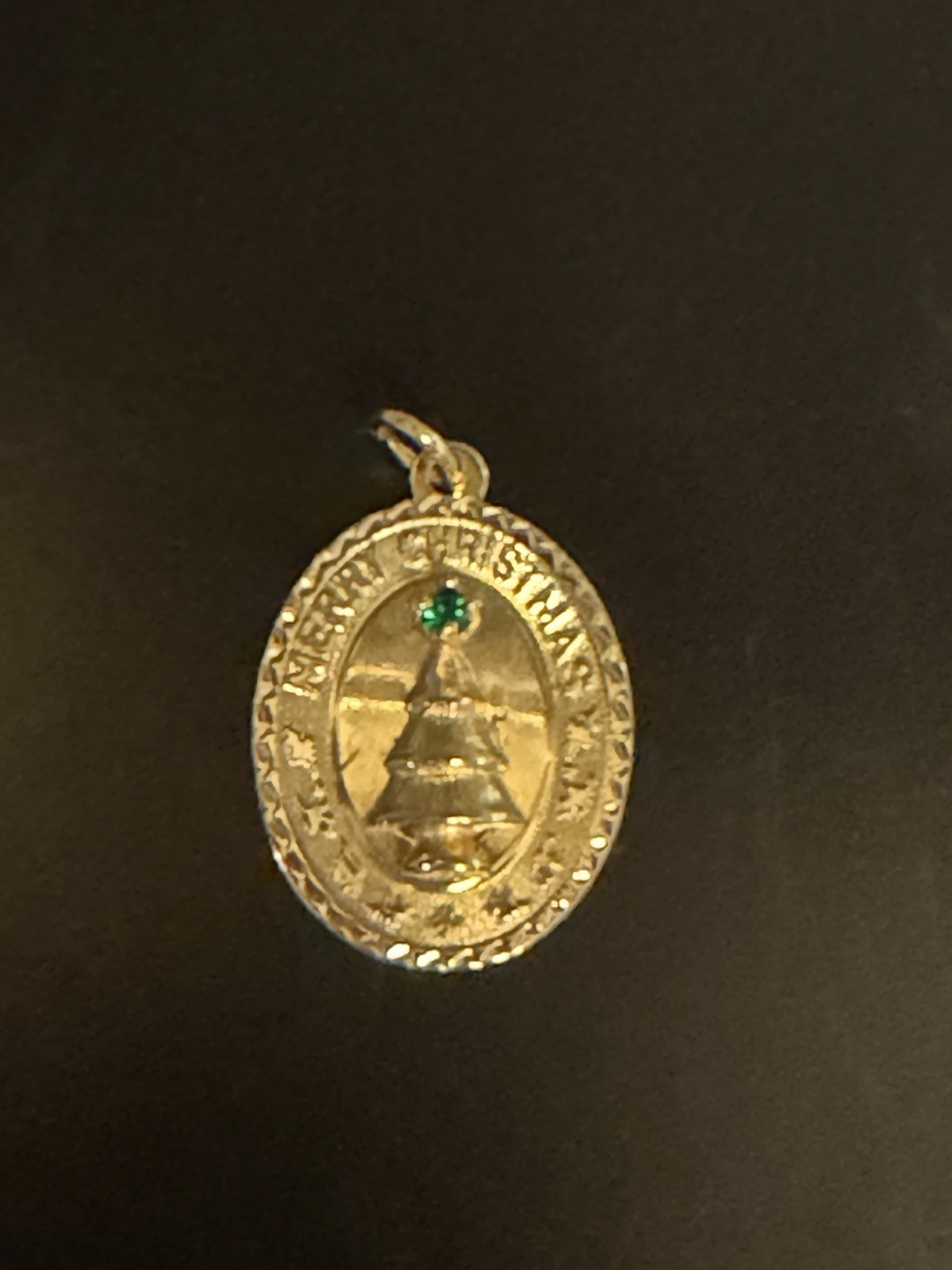 Vintage 1960 12karet Gold Christmas Pendant With Emerald Accent Vintage 1960 12karet Gold Christmas Pendant With Emerald Accent