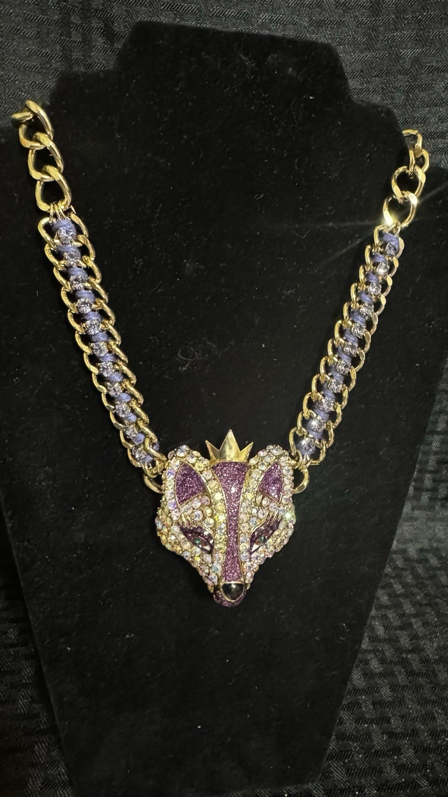 NWT BETSEY JOHNSON Crystal Rhinestone Fox Crown Purple Lavender Tone Necklace NWT BETSEY JOHNSON Crystal Rhinestone Fox Crown Purple Lavender Tone Necklace