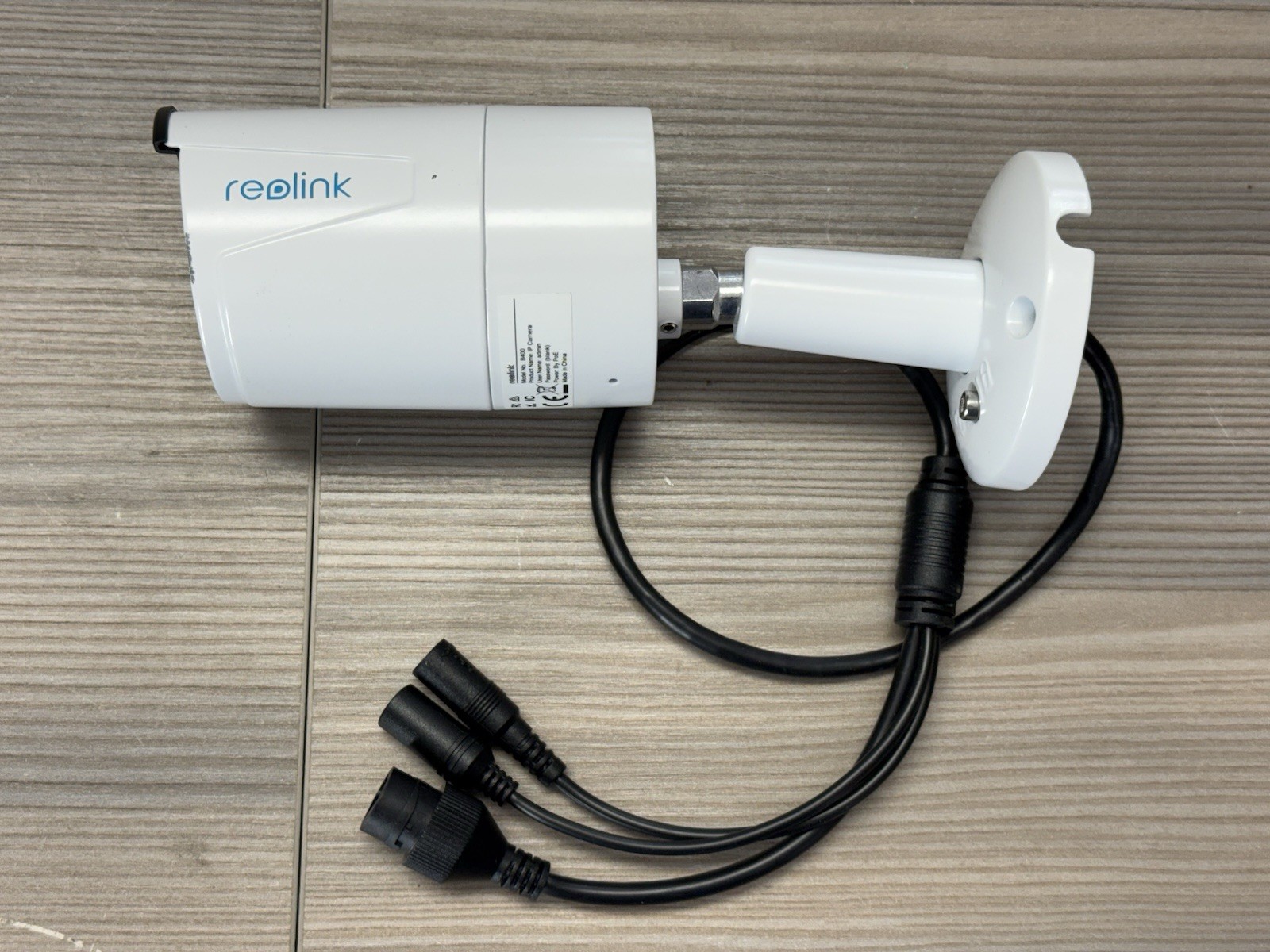 Reolink B400 PoE Wired IP Bullet Camera 2560x1440 White Indoor/Outdoor Reolink B400 PoE Wired IP Bullet Camera 2560x1440 White Indoor/Outdoor
