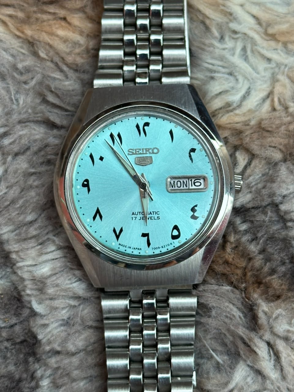 Seiko 5 Arabic Dial Automatic Day Date Men\'s Wristwatch Japan 17 Jewels