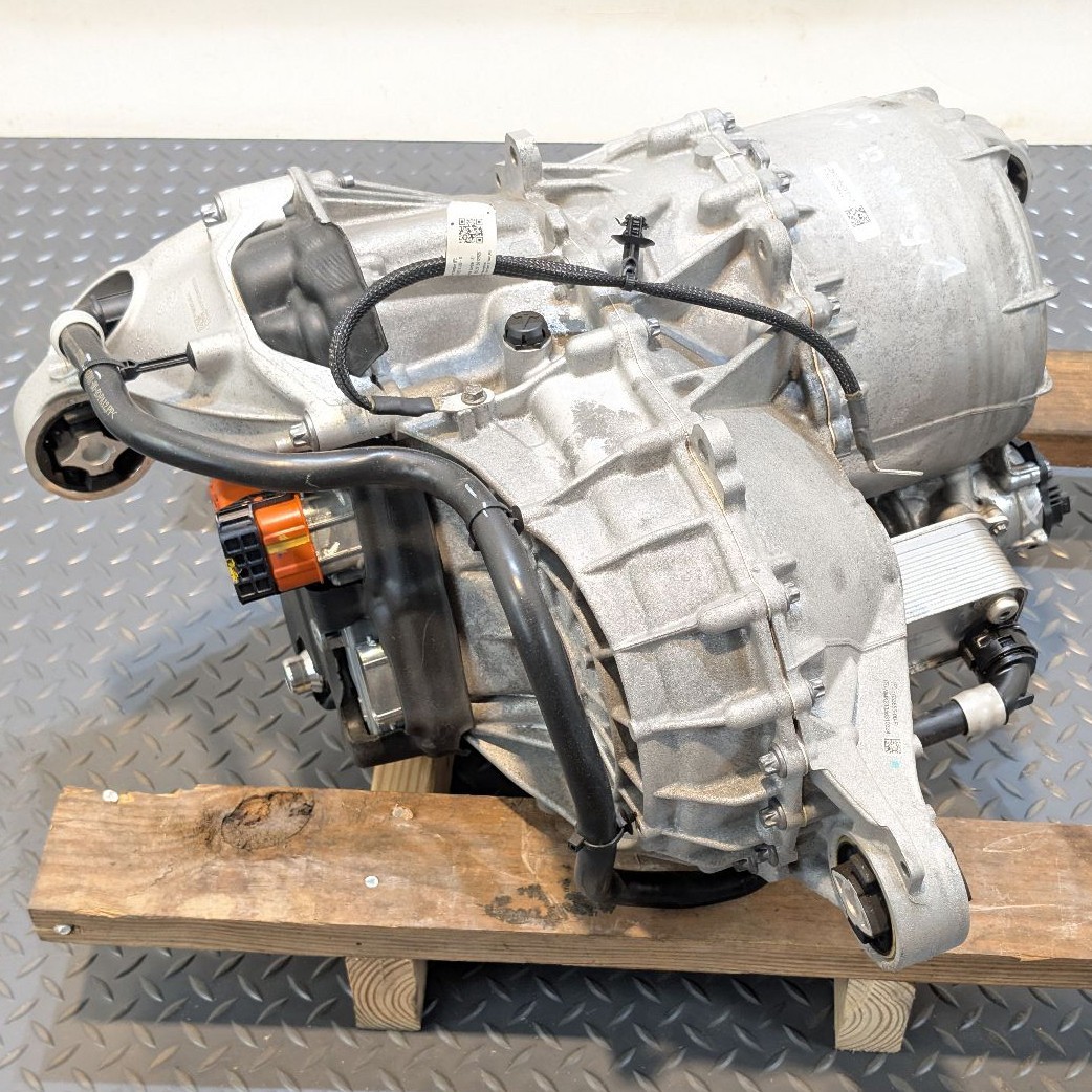 2020-2025 Tesla Model Y REAR DRIVE UNIT MOTOR 2020-2025 Tesla Model Y REAR DRIVE UNIT MOTOR