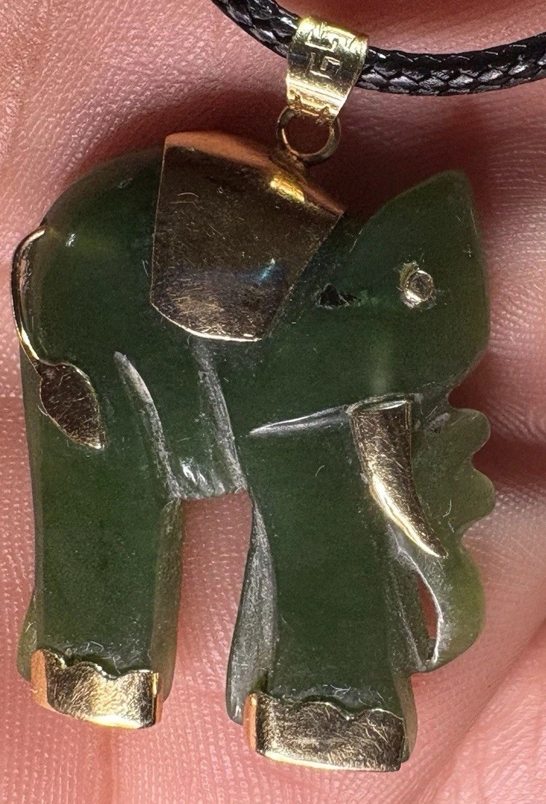 14k Yellow Gold Jade Elephant Pendant Translucent Gold 585 4.7G Green 30mm 2.5B