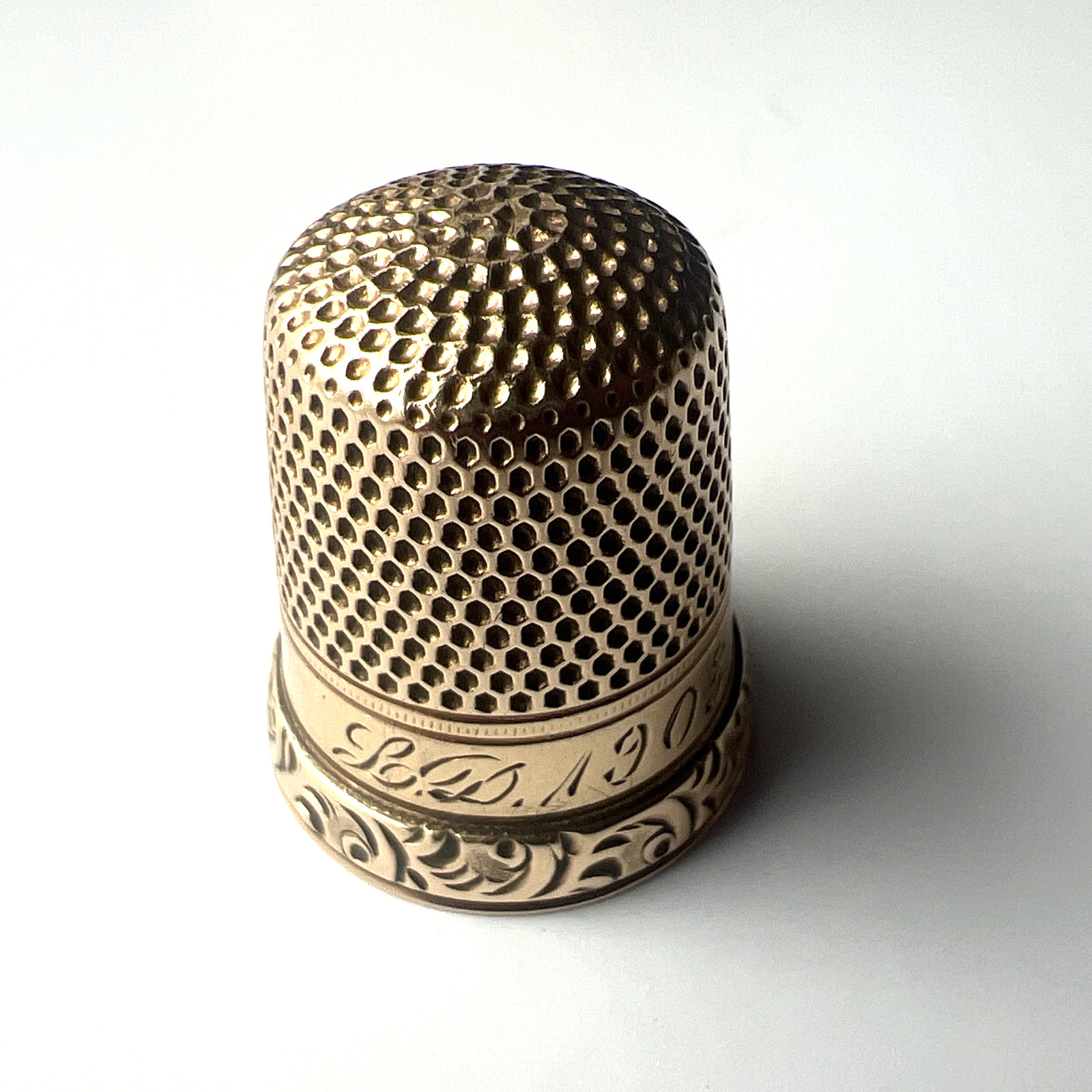 Vintage 14k Ketcham And McDougall Thimble #8 Monogram LD 1903 3.6g Vintage 14k Ketcham And McDougall Thimble #8 Monogram LD 1903 3.6g
