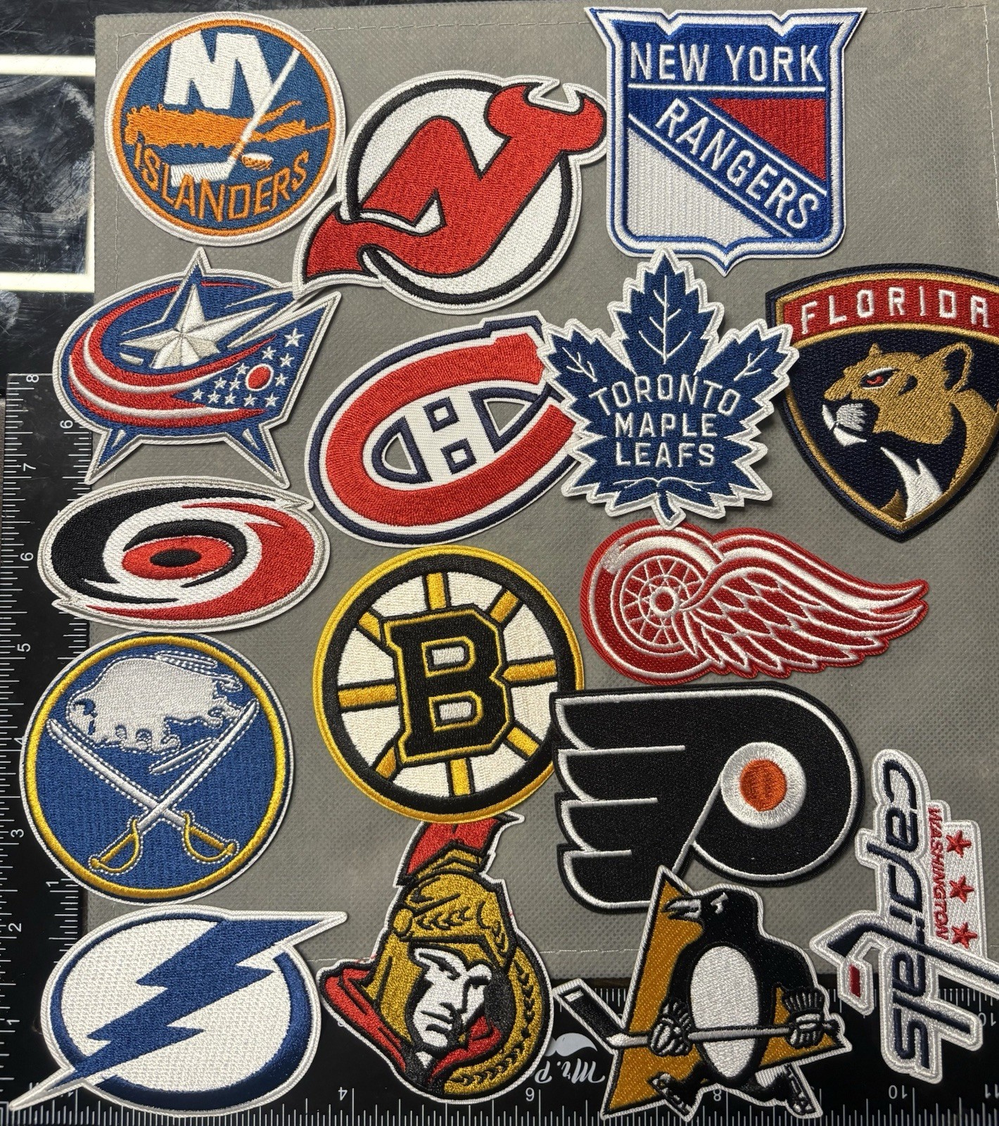 LOT OF 33 COMPLETE NHL LEAGUE SET - ALL 32 TEAMS PLUS 1 NHL LOGO IRON ON PATCHES LOT OF 33 COMPLETE NHL LEAGUE SET - ALL 32 TEAMS PLUS 1 NHL LOGO IRON ON PATCHES