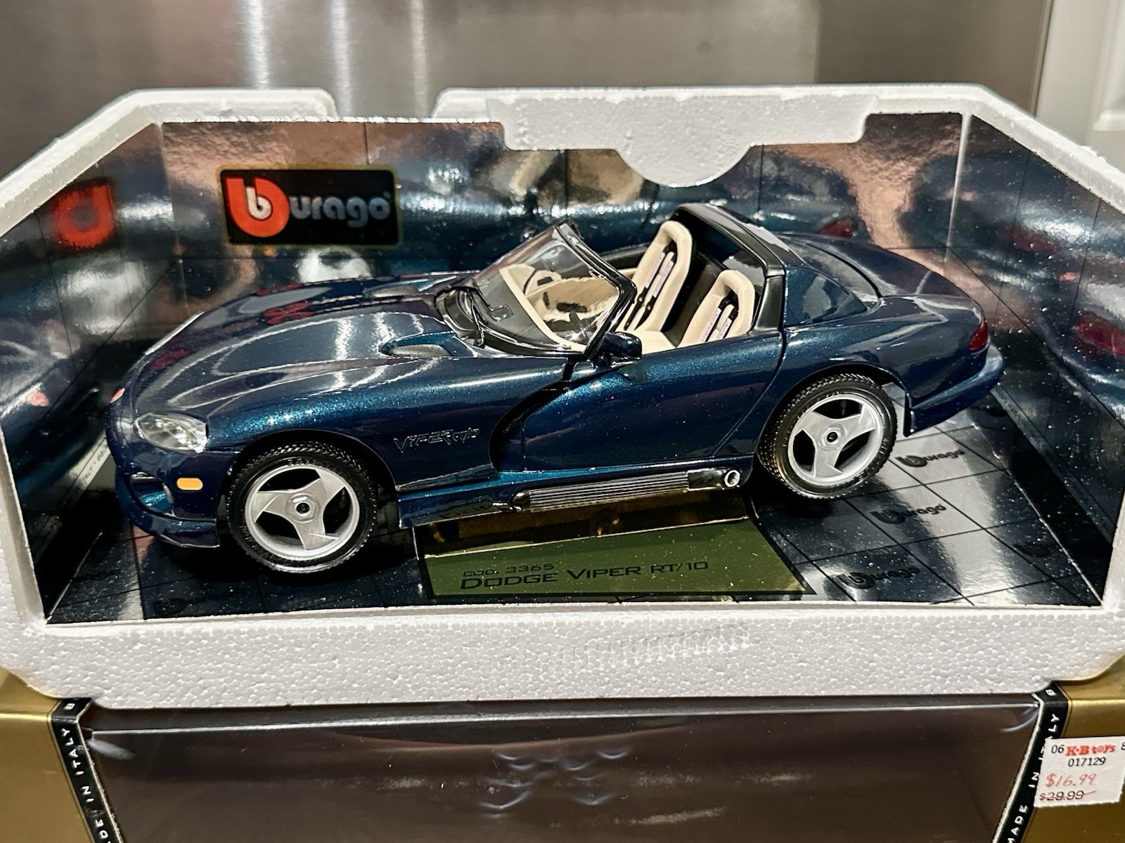 Bburago Gold Collection 1:18 1993 Dodge Viper RT/10 Blue Diecast w/ Case Bburago Gold Collection 1:18 1993 Dodge Viper RT/10 Blue Diecast w/ Case