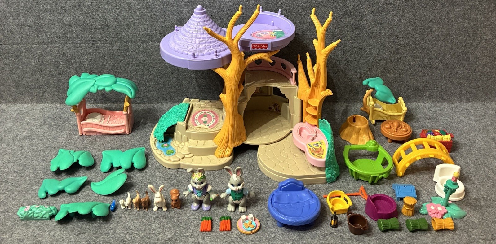 VTG 1996 Fisher Price Hideaway Hollow Treehouse Bunny Home Play Set Figures 90s