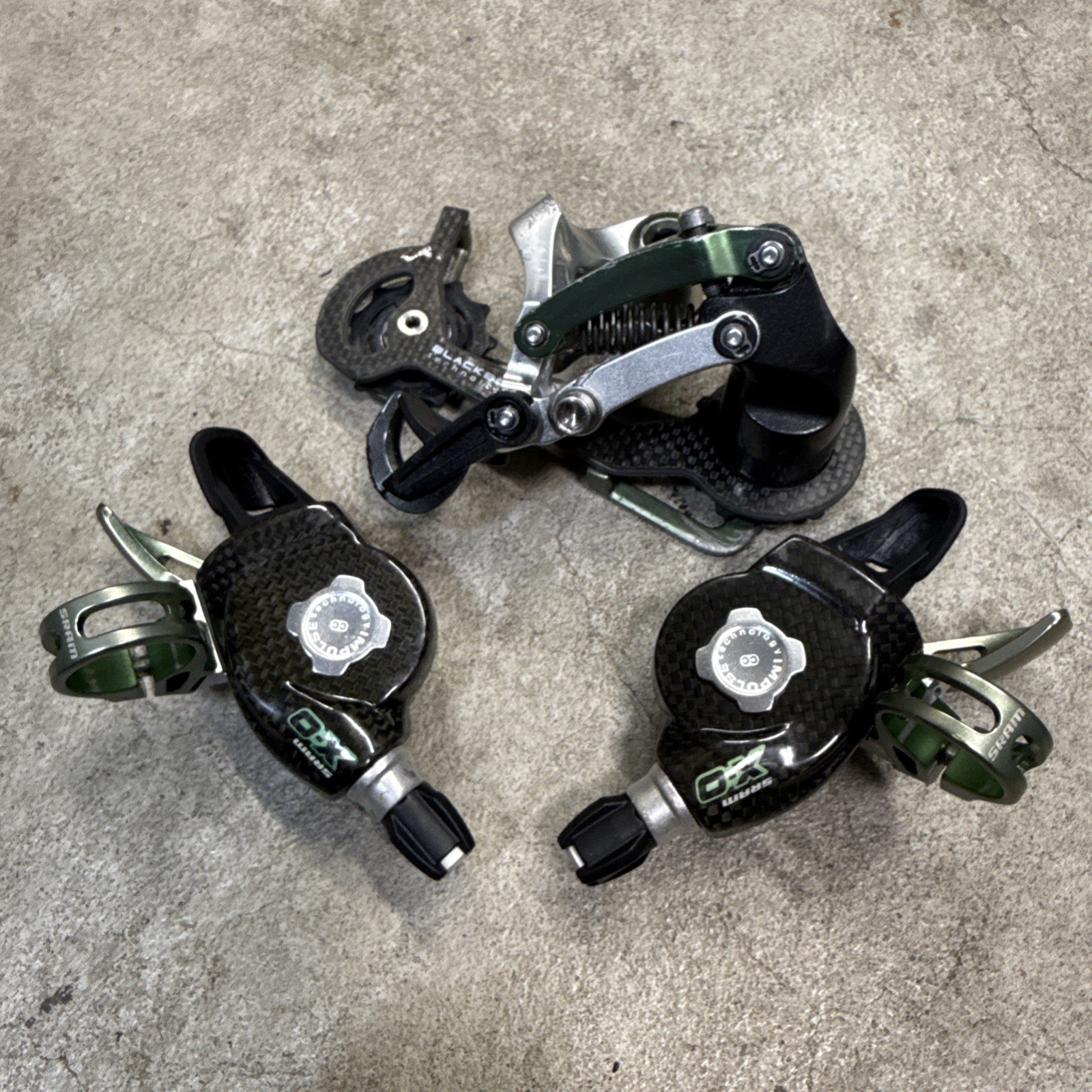 Sram 9 speed XO shifter Rare green Anodized Carbon 3x9 + Rear Derailleur