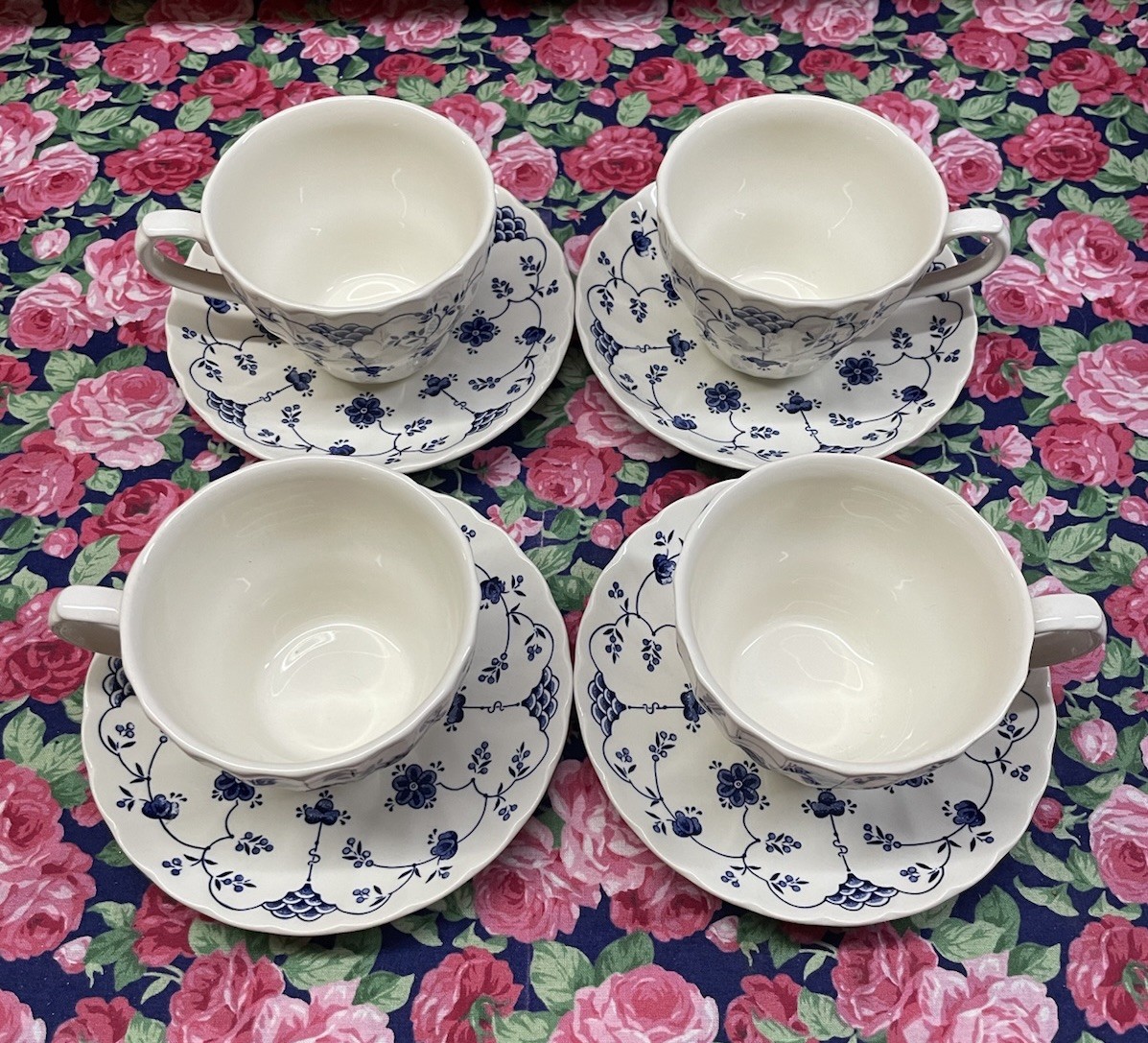 Vintage Churchill England Finlandia Pattern Teacup/Mug & Saucer Set Of 4 (8pc) Vintage Churchill England Finlandia Pattern Teacup/Mug & Saucer Set Of 4 (8pc)