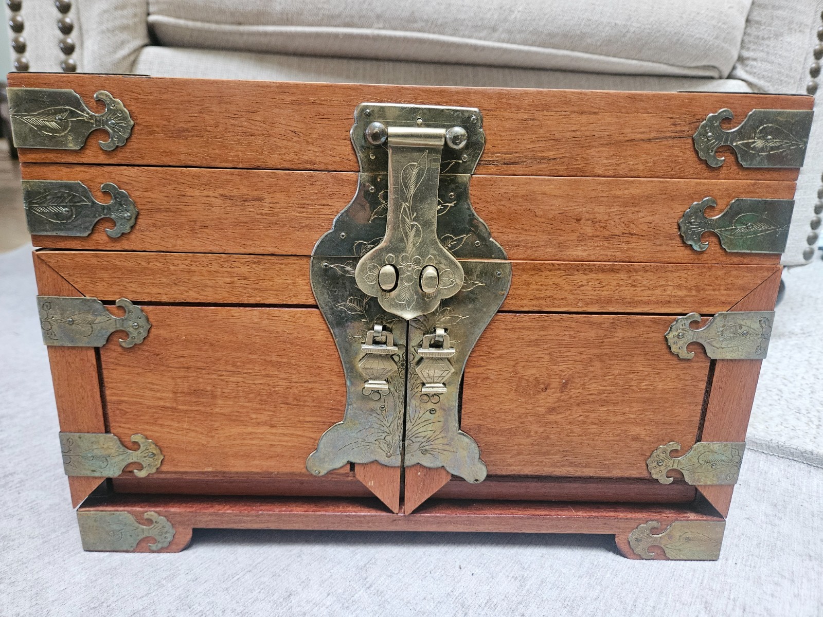 Asian Antique Handmade Wooden Jewelry Box Asian Antique Handmade Wooden Jewelry Box