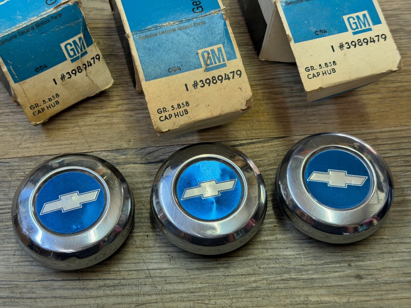 1970-74 Camaro Z-28 71-72 Chevelle NOS GM Rally Wheel Center Caps 3pcs 3989479
