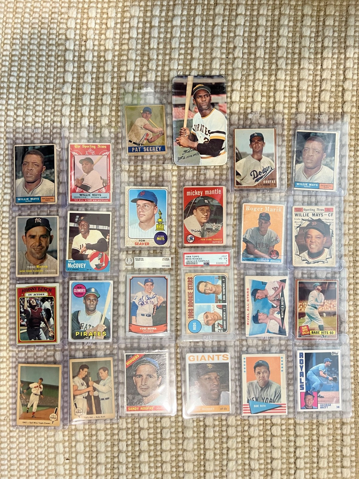 Huge vintage baseball card lot  Mantle, Bench, Berra, Maris, Mays , Williams