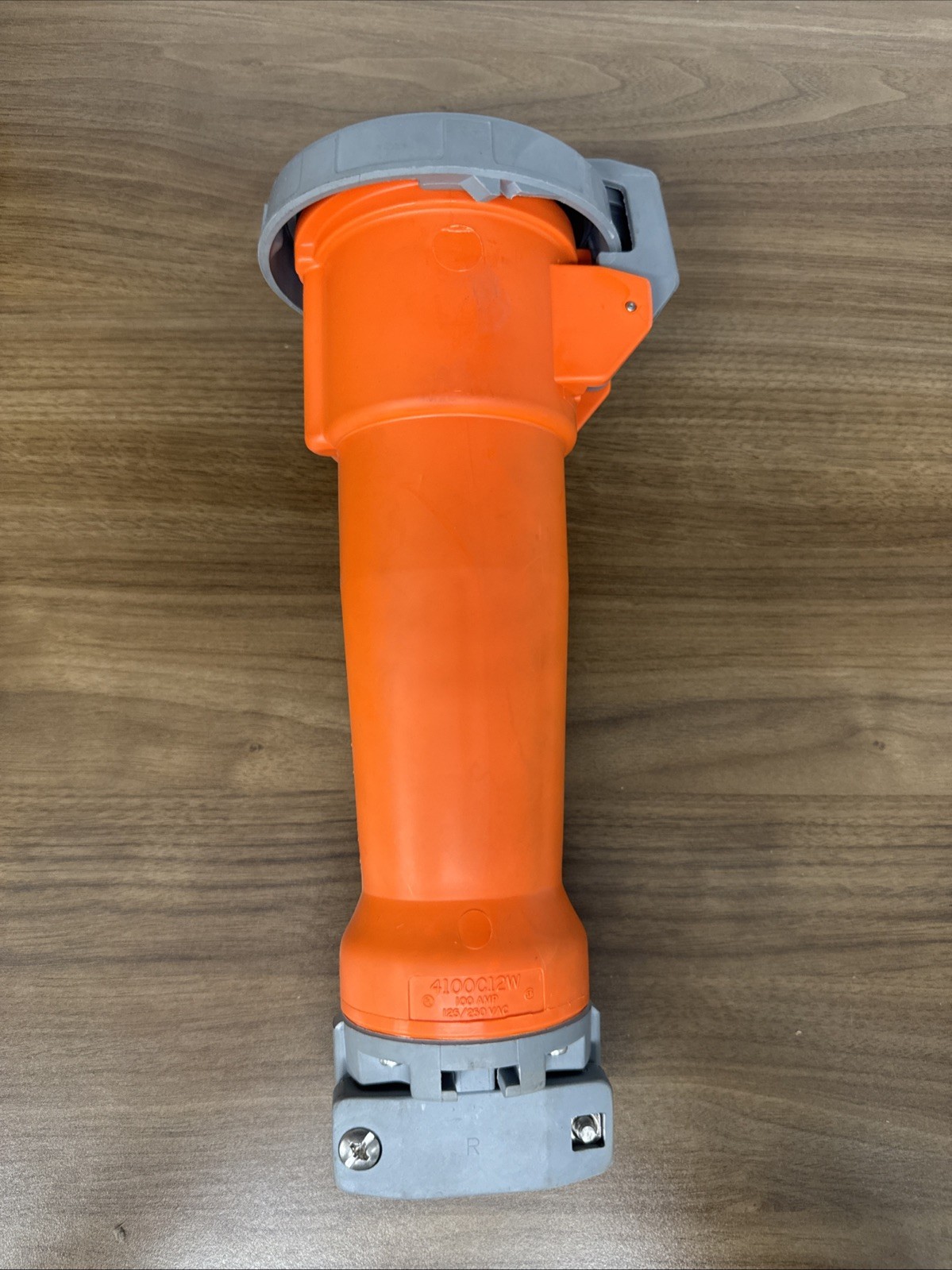 Hubbell H4100C12W Watertight Pin & Sleeve Connector ONLY (NO Fittings Included) Hubbell H4100C12W Watertight Pin & Sleeve Connector ONLY (NO Fittings Included)