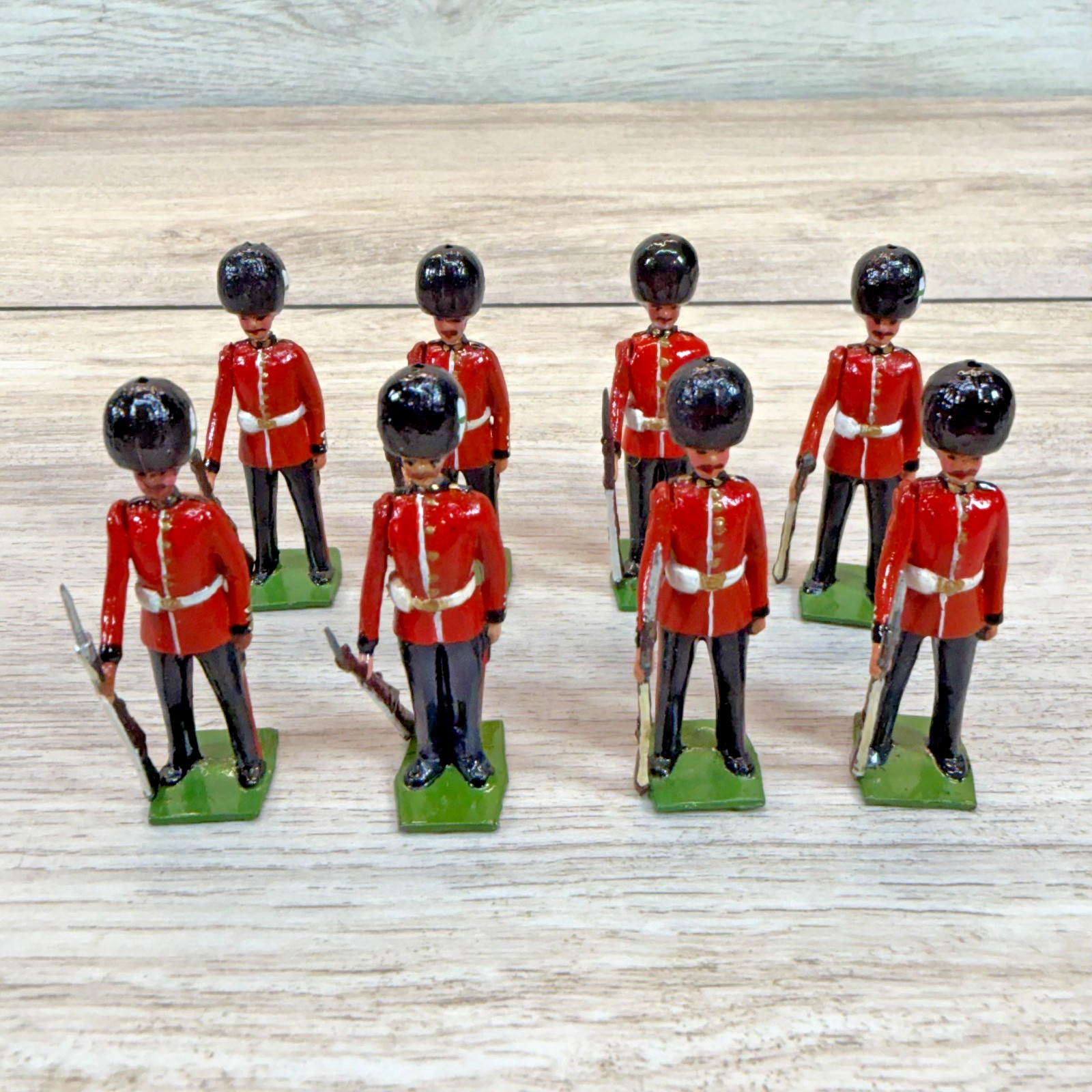 Vintage Britains Welsh Guards Slope Arm Lead Soldiers Set (8) Army Regiment
