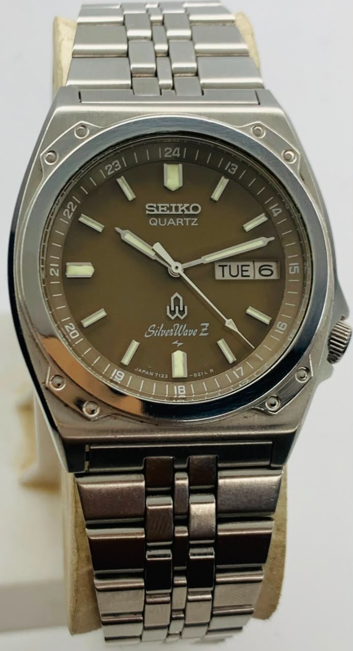 Vintage Seiko SilverWave Rare Brown Dial A7123-8200 Men\'s Quartz Watch 