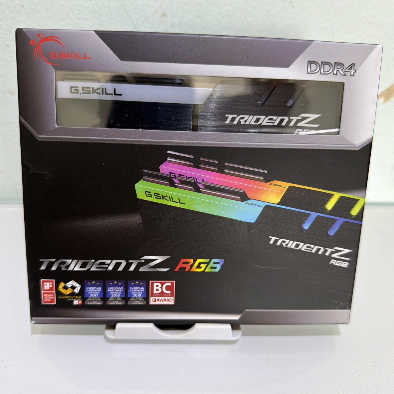 G.Skill Trident Z RGB 32GB (2x16GB) RAM DDR4 3600MHz F4-3600C18D-32GTZR G.Skill Trident Z RGB 32GB (2x16GB) RAM DDR4 3600MHz F4-3600C18D-32GTZR