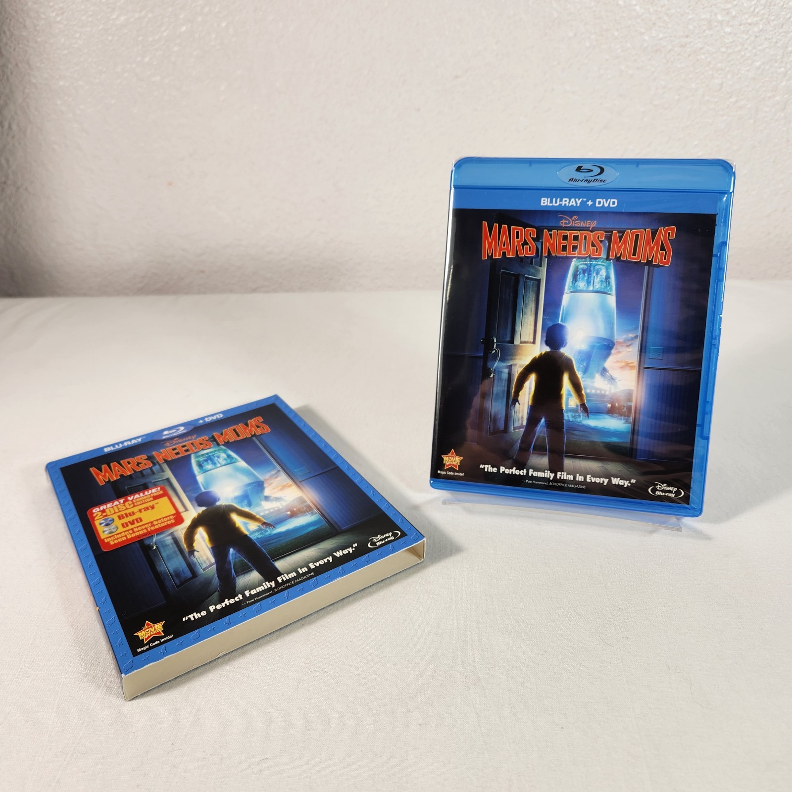 Disney Mars Needs Moms (Blu-ray/DVD Combo) SEALED NEW w/ O-Card Fast Disney Mars Needs Moms (Blu-ray/DVD Combo) SEALED NEW w/ O-Card Fast