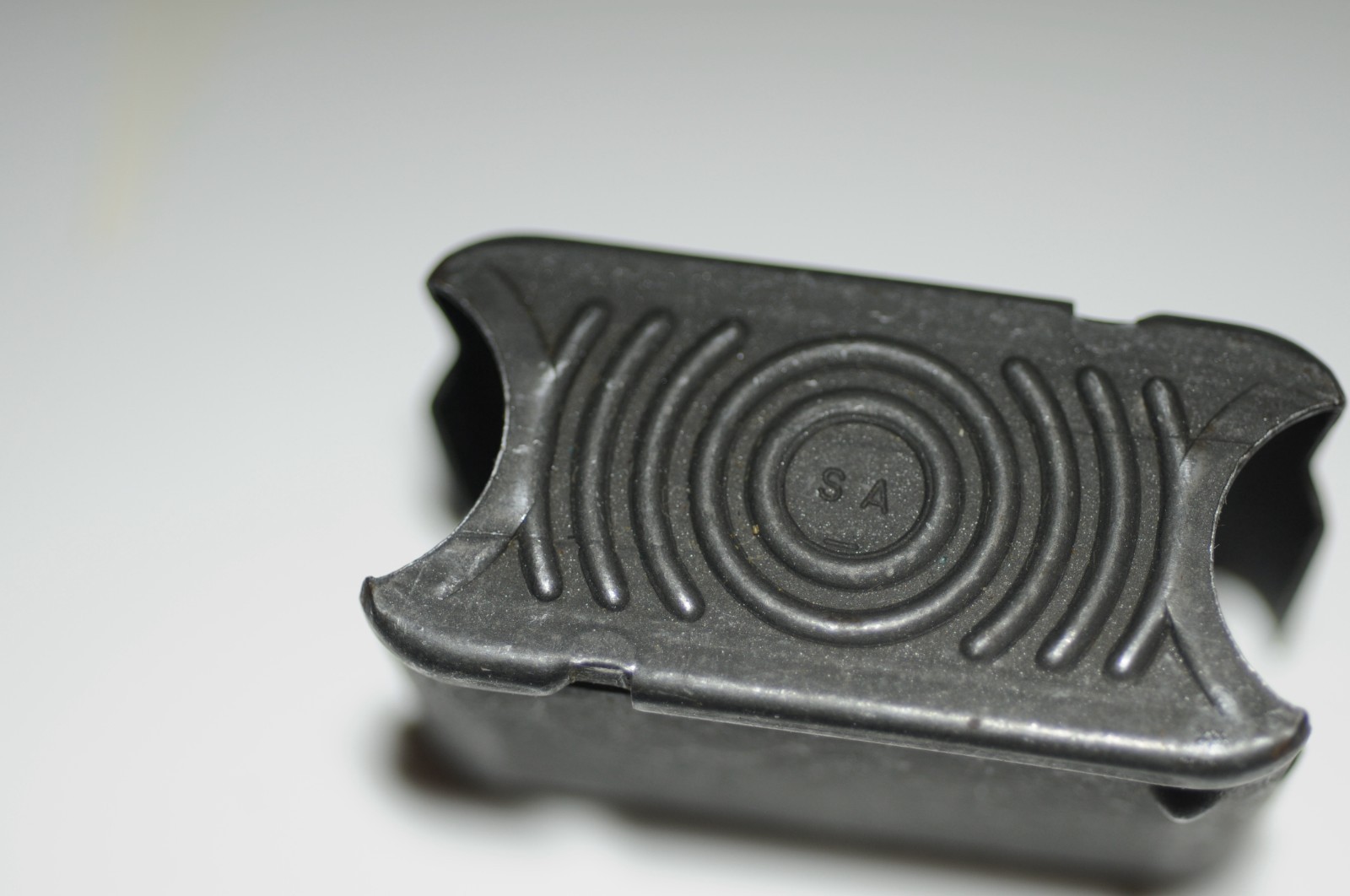 Genuine WWII Garand enbloc clip (one) Genuine WWII Garand enbloc clip (one)
