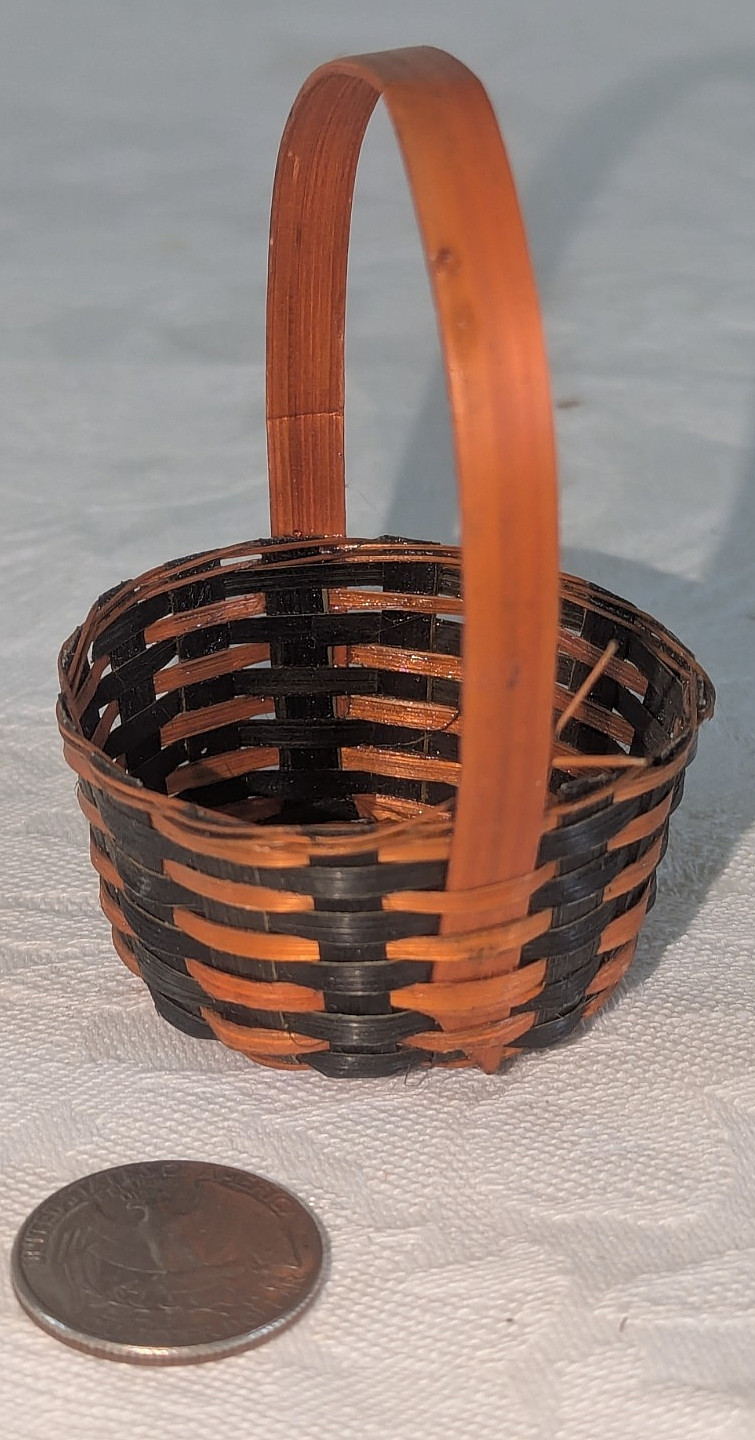 Vtg Handmade Miniature Orange & Black Dyed Halloween Splint Wicker Basket (Rnd)
