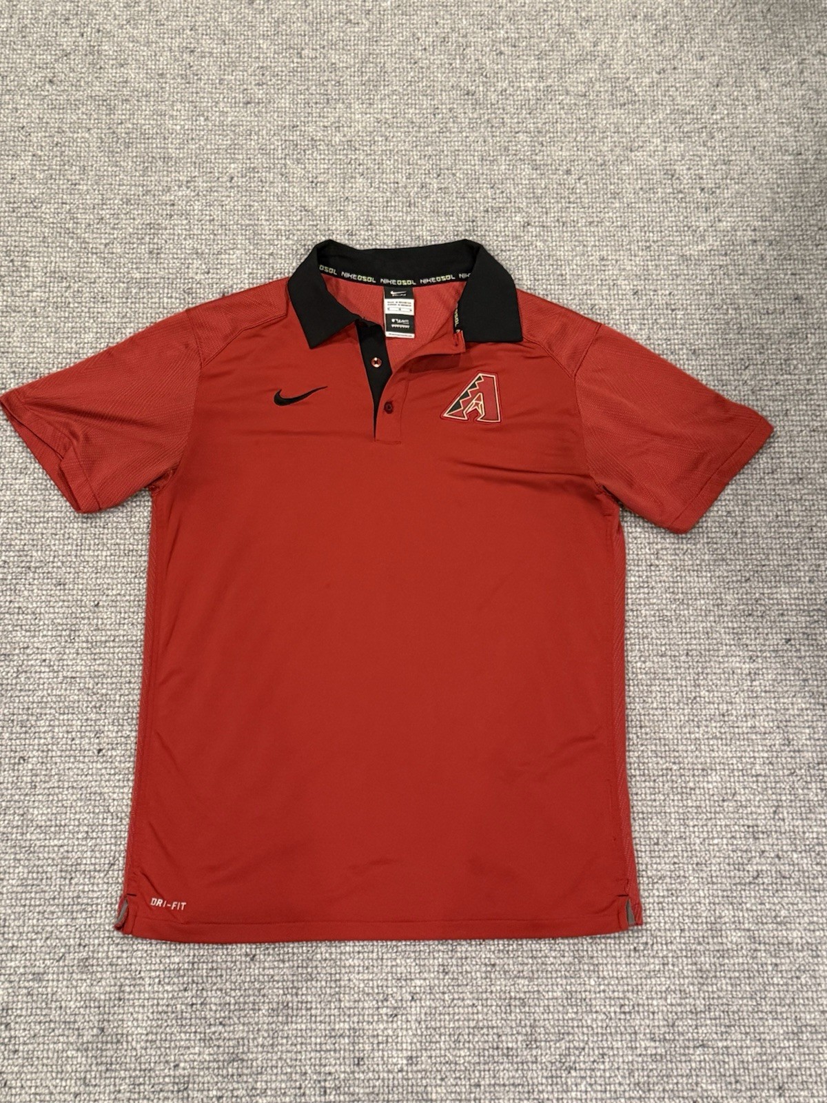 Nike Dri Fit Polo T-Shirt Tee Shirt University of Arizona Wildcats Medium Red Nike Dri Fit Polo T-Shirt Tee Shirt University of Arizona Wildcats Medium Red