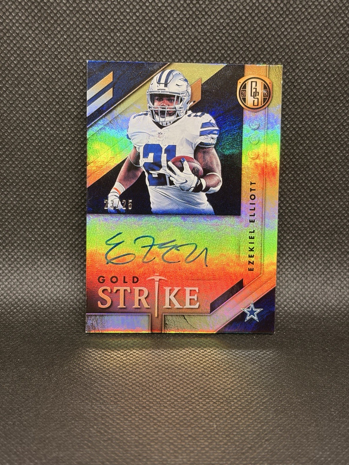 2018 Gold Standard- Ezekiel Elliot Auto /25 #GS-EE 2018 Gold Standard- Ezekiel Elliot Auto /25 #GS-EE