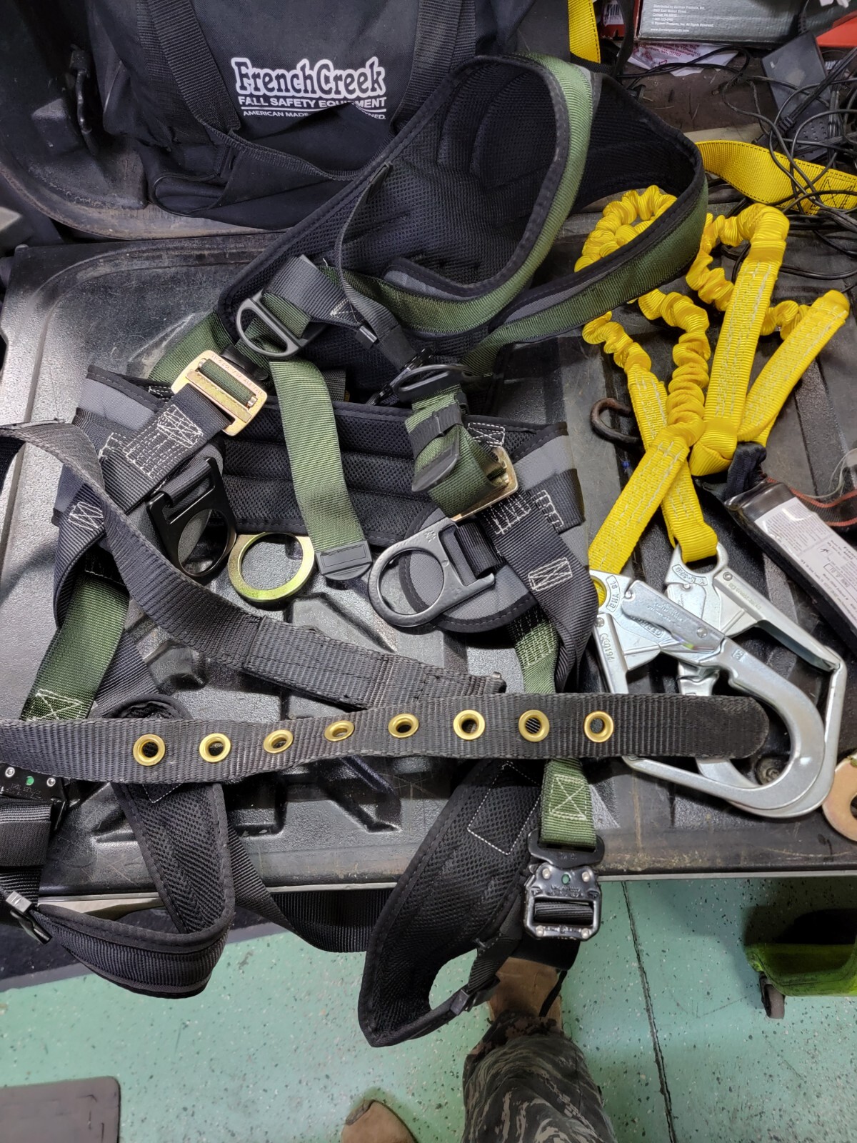 FrenchCreek 22870B Stratos Full Body Harness and 444as FrenchCreek 22870B Stratos Full Body Harness and 444as