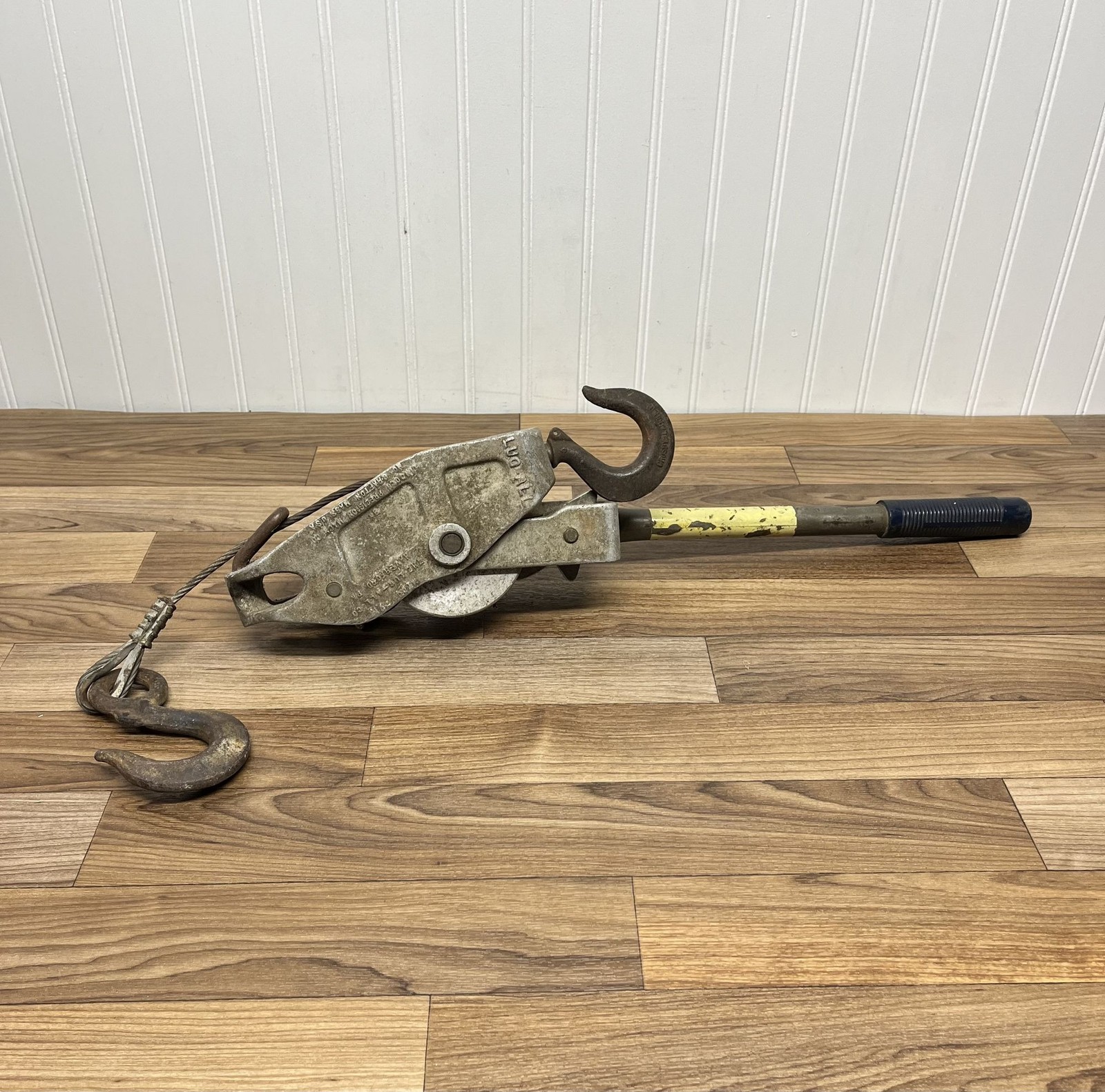 Lug-All 1000 lbs Cable Lever Hoist Come Along 1/2 Ton Winch LugAll