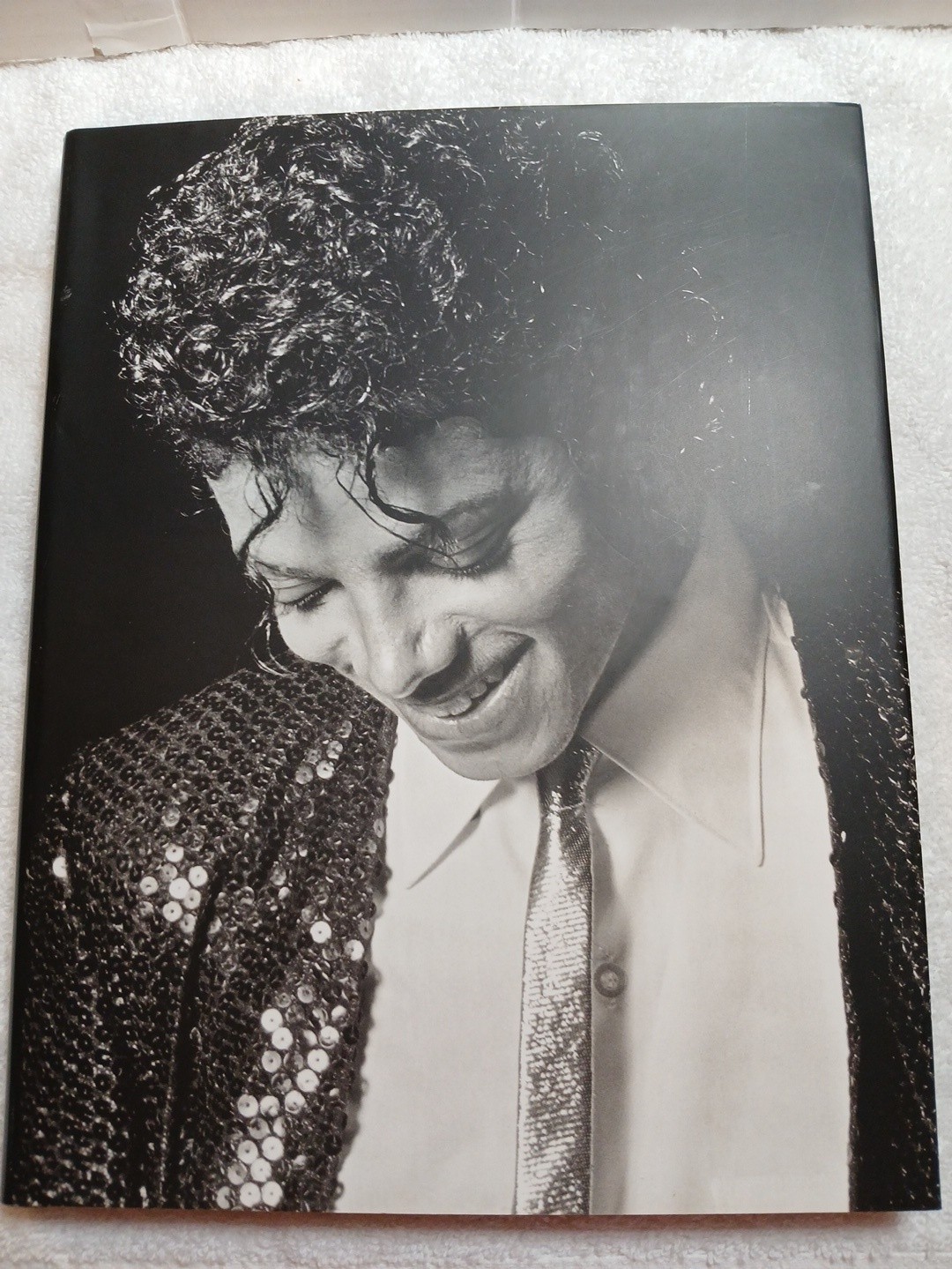 MICHAEL By The Editors of Rolling Stone Hardcover 2009 Michael Jackson Biography MICHAEL By The Editors of Rolling Stone Hardcover 2009 Michael Jackson Biography