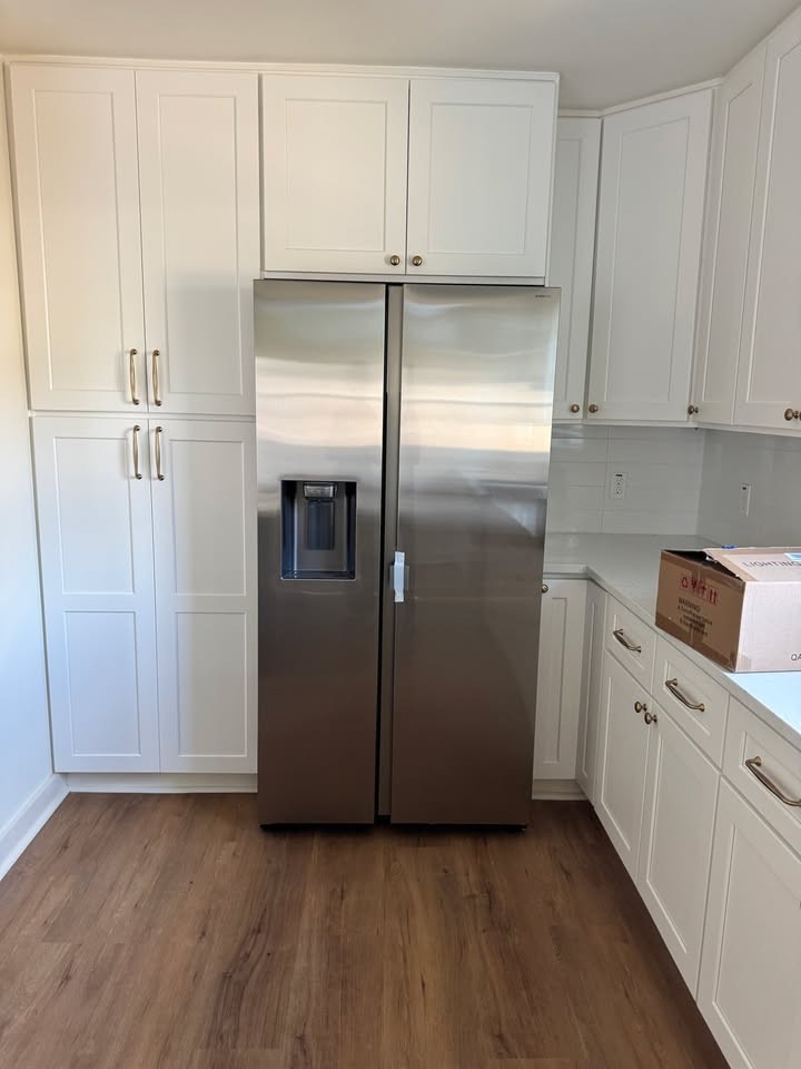 Brand New Samsung Standard Depth Refrigerator - 36 in - Model No. RS27T5200SR/AA Brand New Samsung Standard Depth Refrigerator - 36 in - Model No. RS27T5200SR/AA
