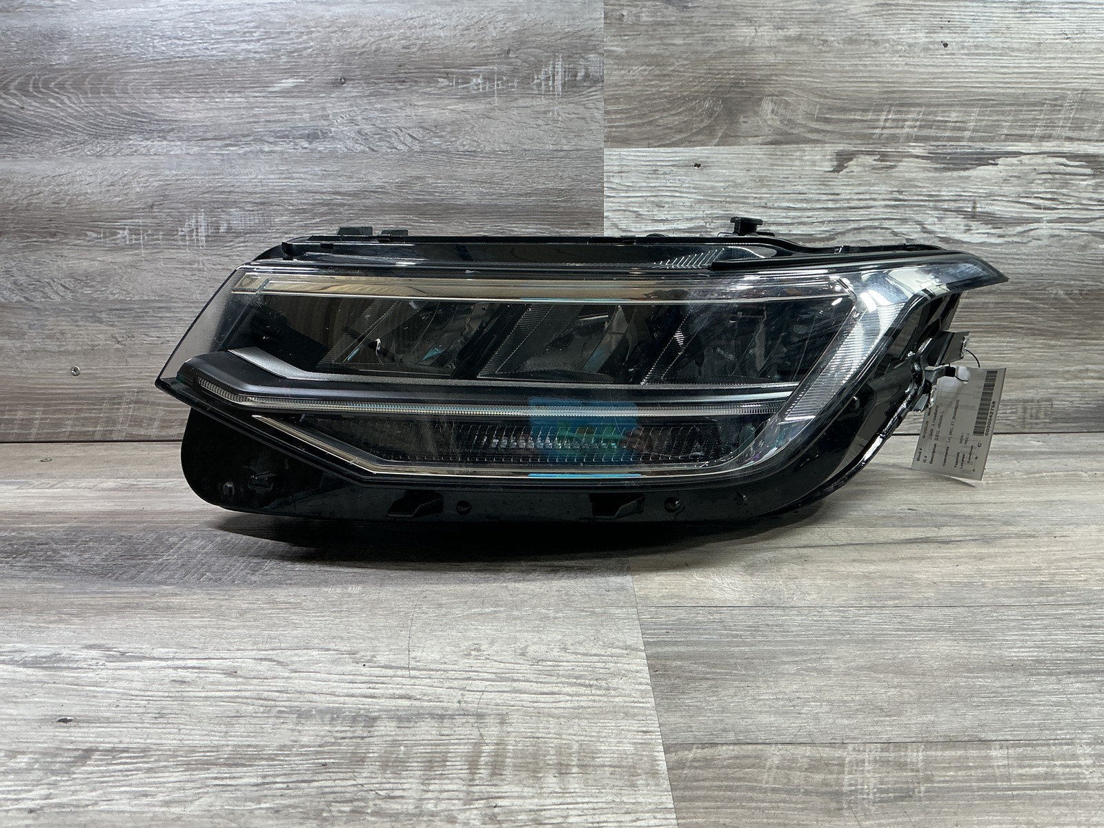USED - 2022-2024 Volkswagen Tiguan L Headlamp LED - OEM USED - 2022-2024 Volkswagen Tiguan L Headlamp LED - OEM