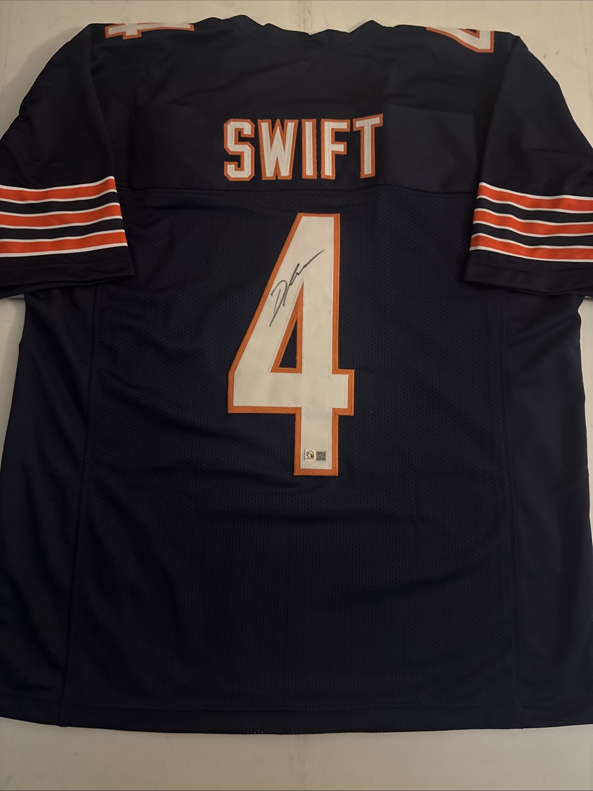 Autographed D\'Andre Swift Chicago Bears Blue Jersey GT Authentication Autographed D\'Andre Swift Chicago Bears Blue Jersey GT Authentication