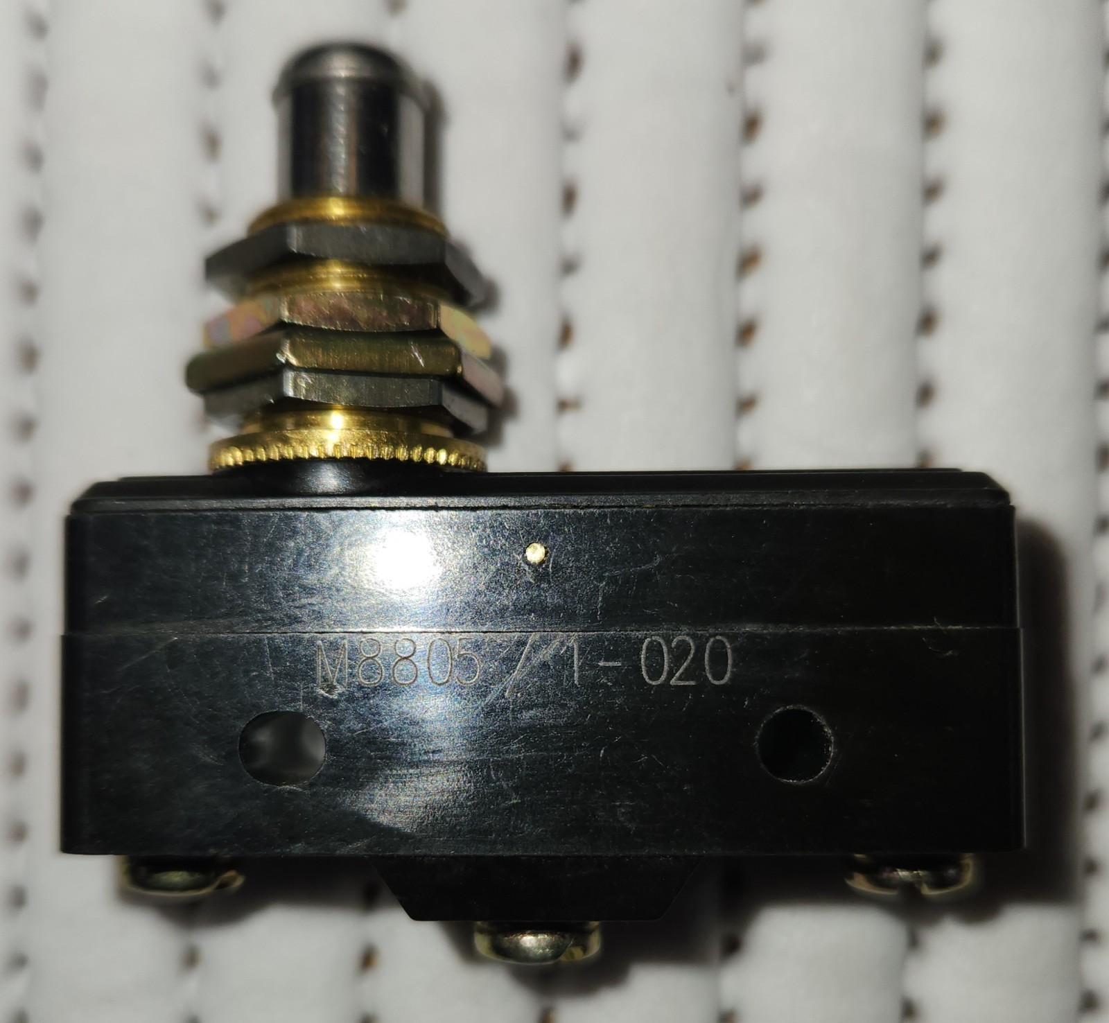 M8805/1-20 Micro Switch Aviation Aircraft NOS