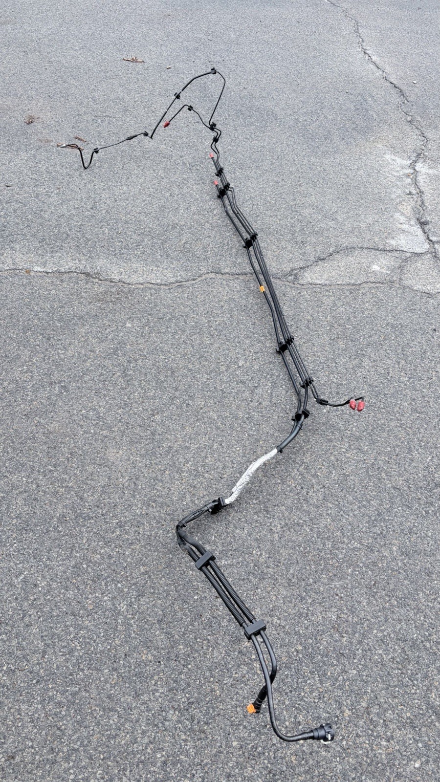 2014-2020 Ford Fusion 2.5L Fuel Pipe 2014-2020 Ford Fusion 2.5L Fuel Pipe