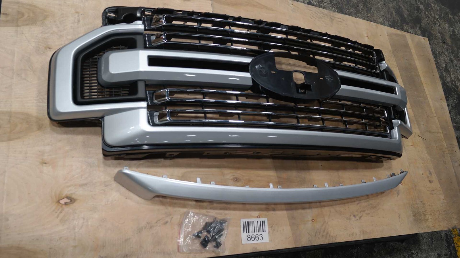 W/Trim Front Bumper Grille For Ford F-250 F-350 F350 F450 2020-2022 Ingot Silver