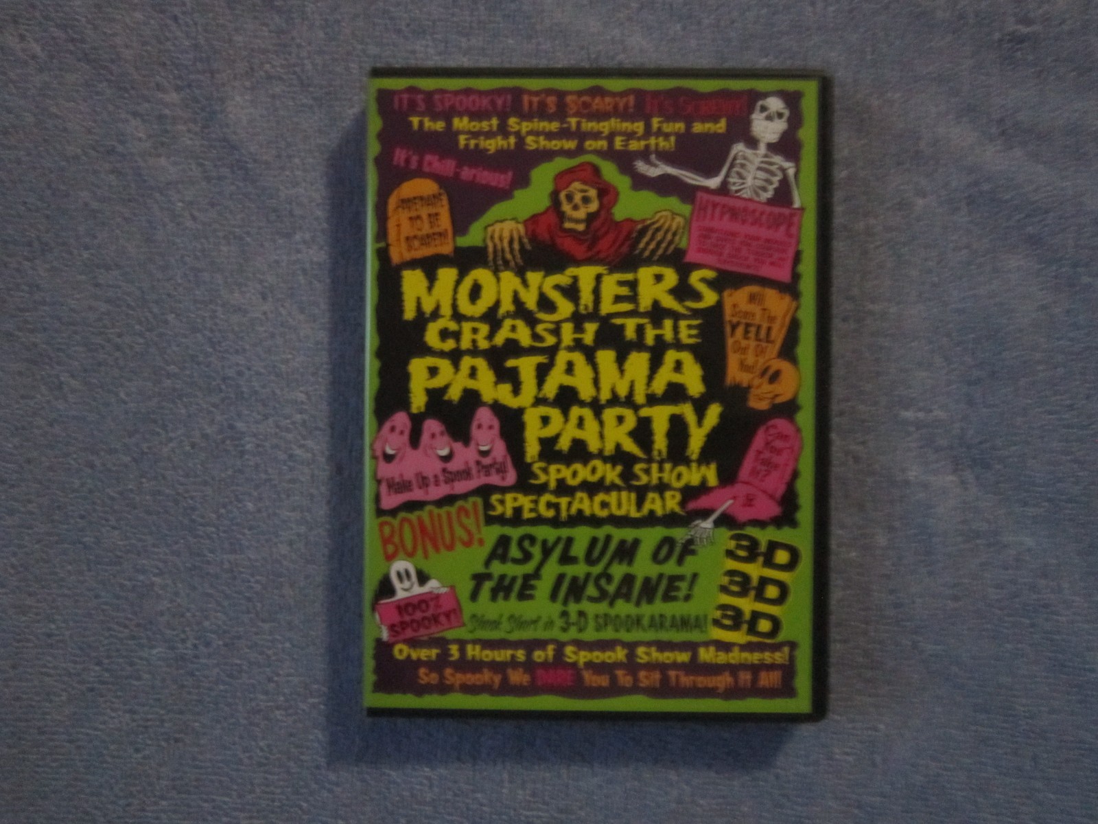 Monsters Crash The Pajama Party Spook Show Spectacular DVD (NO 3D GLASSES) Monsters Crash The Pajama Party Spook Show Spectacular DVD (NO 3D GLASSES)