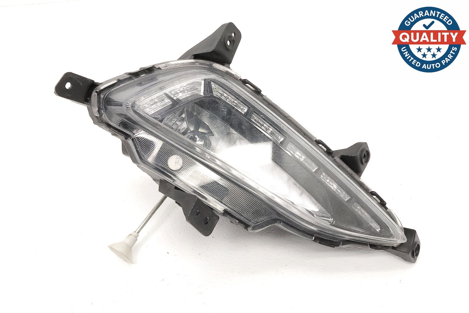 2016 - 2018 HYUNDAI TUCSON FRONT RIGHT PASS SIDE FOG LIGHT LAMP OEM 2016 - 2018 HYUNDAI TUCSON FRONT RIGHT PASS SIDE FOG LIGHT LAMP OEM