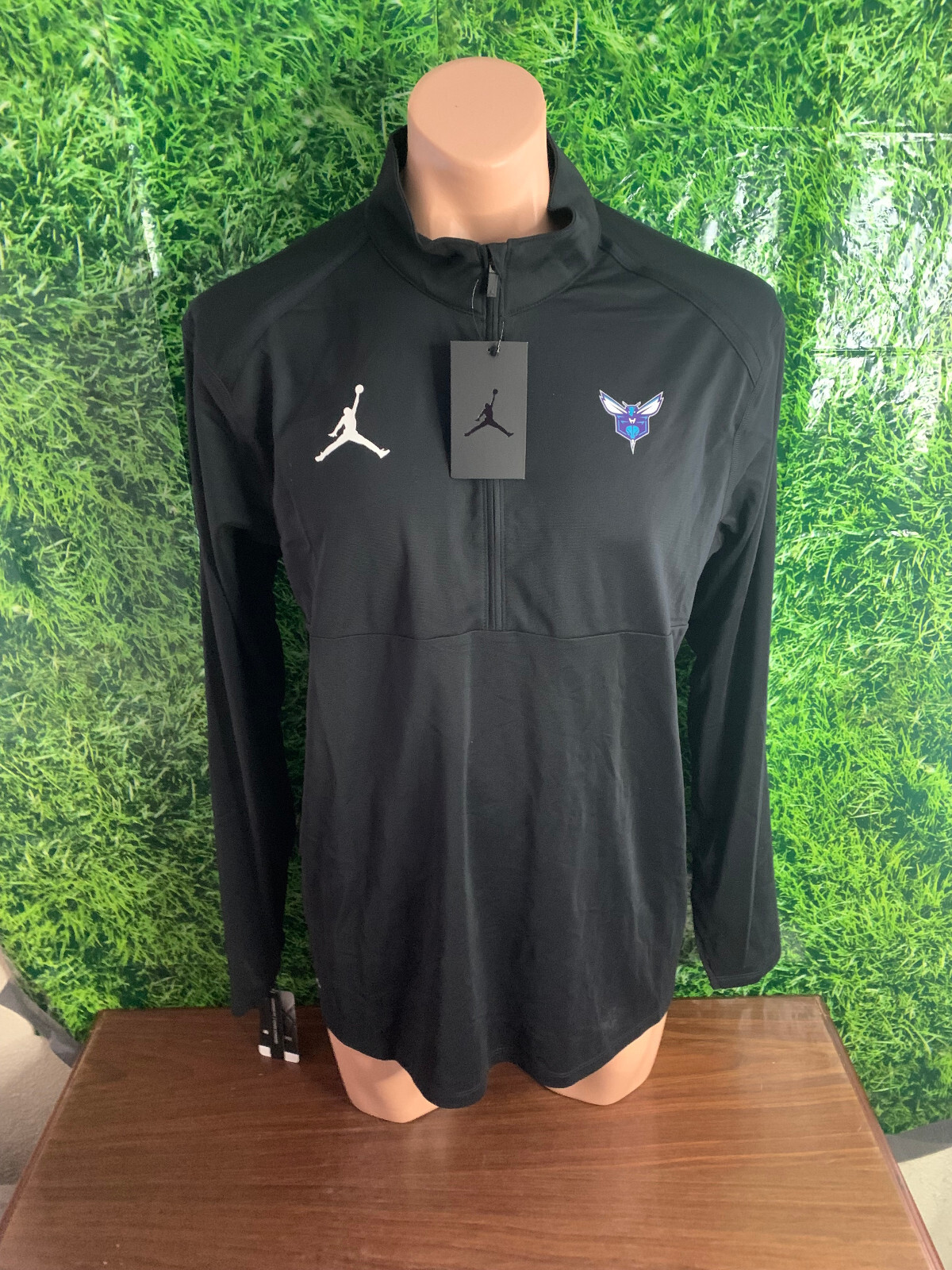 NBA Charlotte Hornets Basketball 1/4 ZIp Dri-Fit Pullover Jordan Black Size XL NBA Charlotte Hornets Basketball 1/4 ZIp Dri-Fit Pullover Jordan Black Size XL