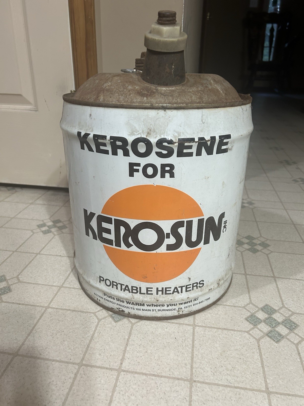 VINTAGE 5 GALLON OIL KEROSENE CAN RARE KERO-SUN HEATER KEROSENE CAN BURNSIDE PA VINTAGE 5 GALLON OIL KEROSENE CAN RARE KERO-SUN HEATER KEROSENE CAN BURNSIDE PA