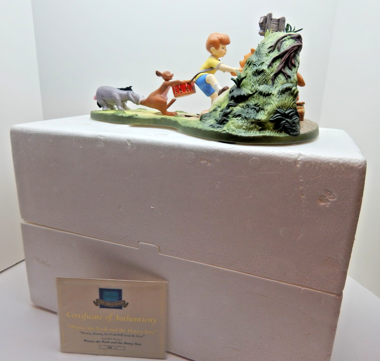 WDCC Hooray Hooray for Pooh Will Soon be Free Winnie the Pooh w/Box/COA (505 WDCC Hooray Hooray for Pooh Will Soon be Free Winnie the Pooh w/Box/COA (505